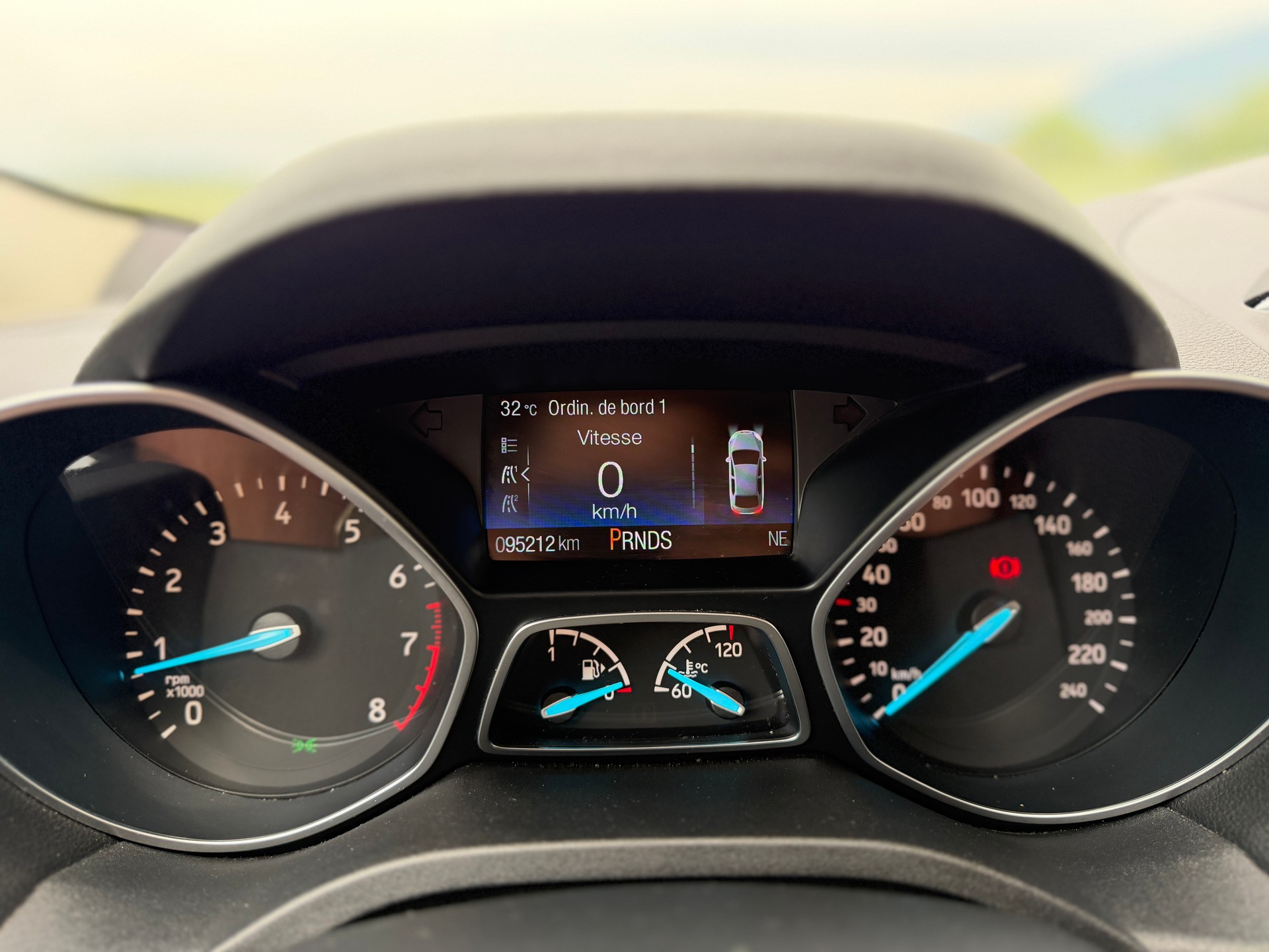 FORD Kuga 1.5 SCTi Business 4WD Automatic-image-10