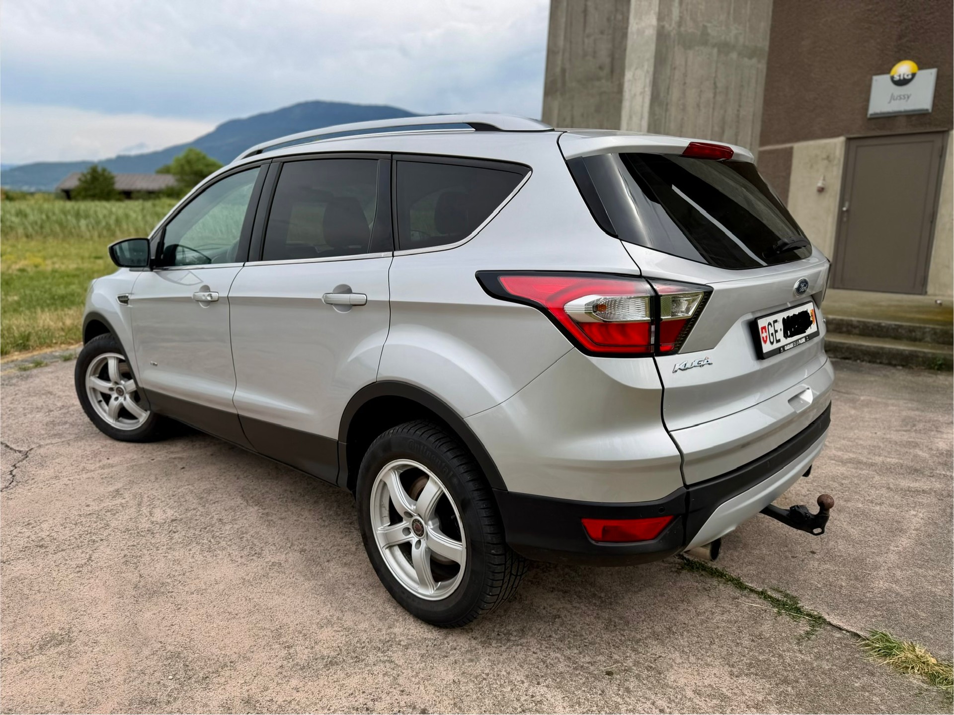 FORD Kuga 1.5 SCTi Business 4WD Automatic-image-4