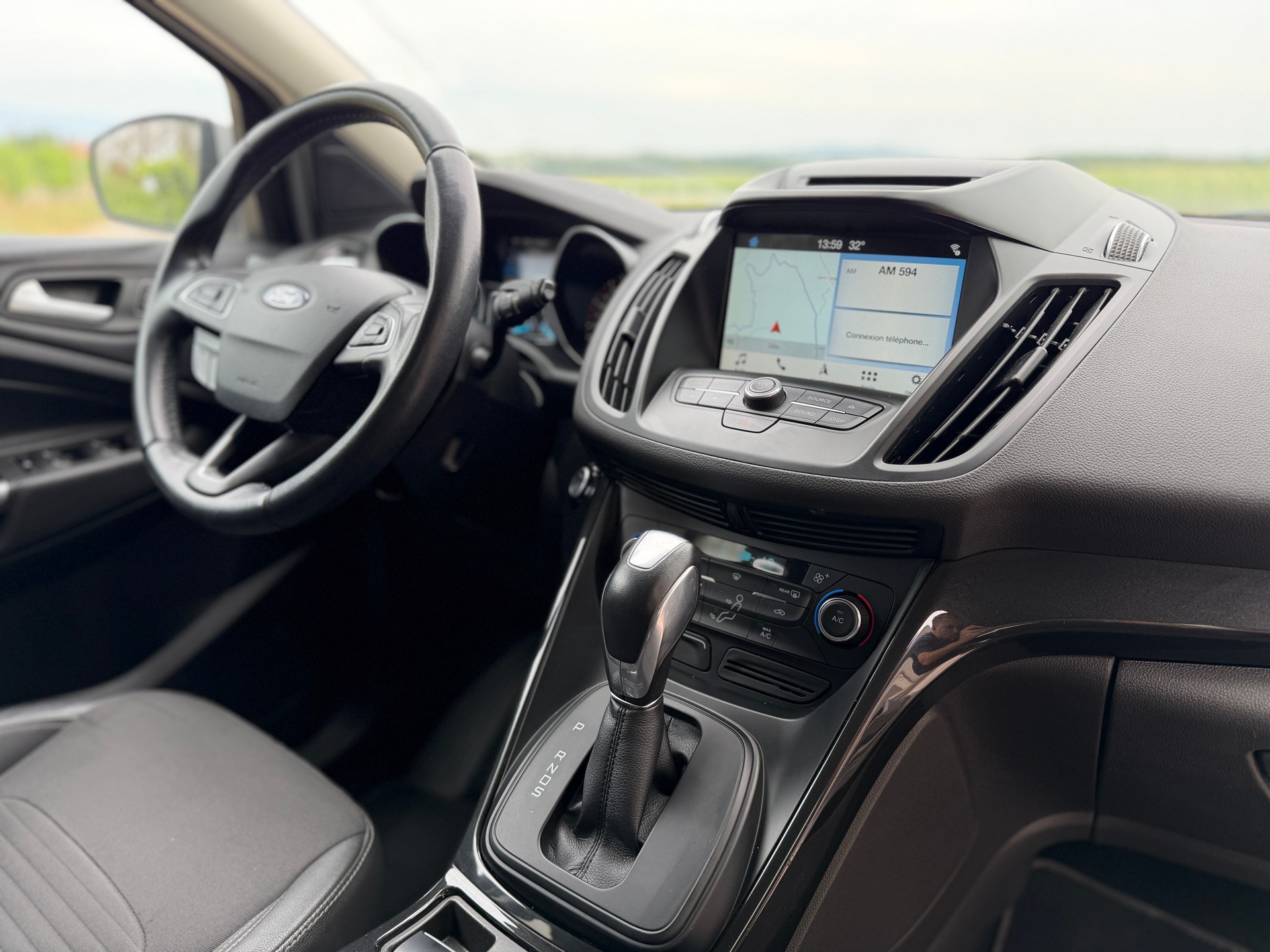 FORD Kuga 1.5 SCTi Business 4WD Automatic-image-12