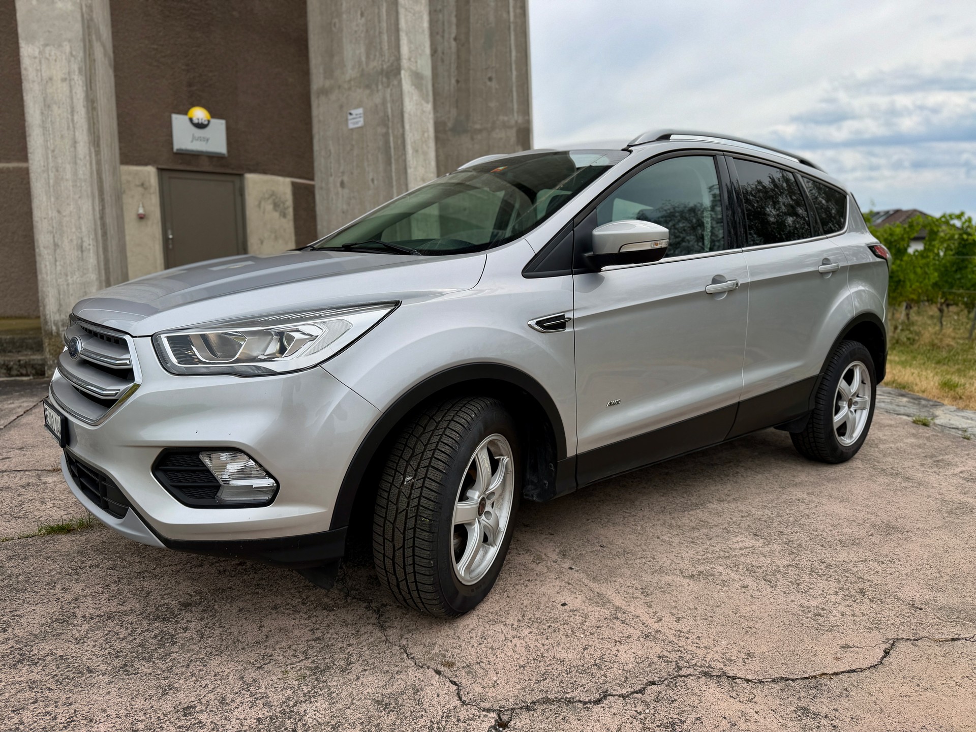 FORD Kuga 1.5 SCTi Business 4WD Automatic-image-1