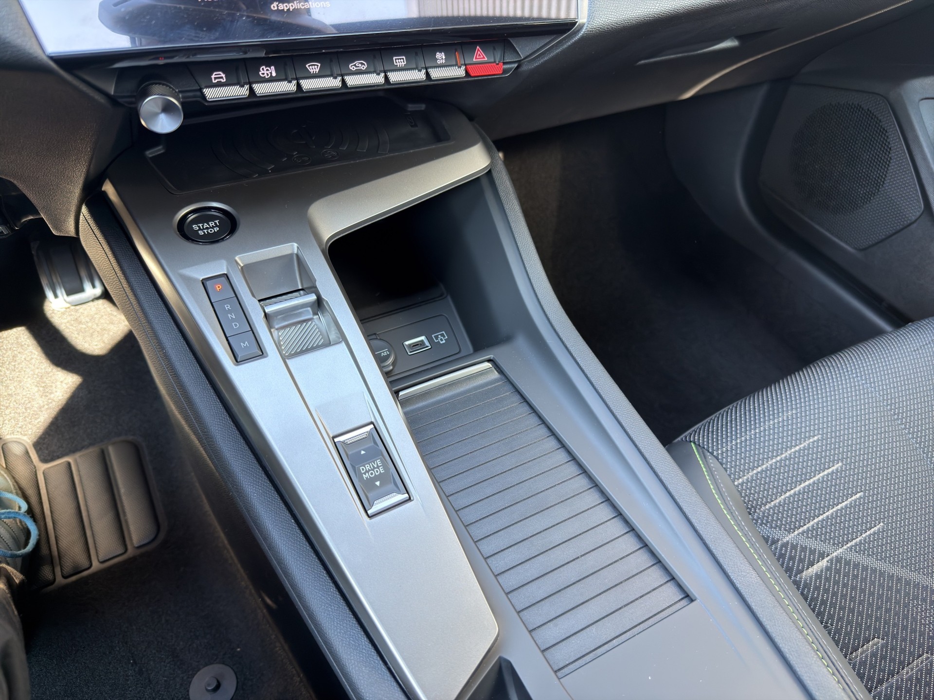 PEUGEOT 408 1.2 MHEV GT-image-10