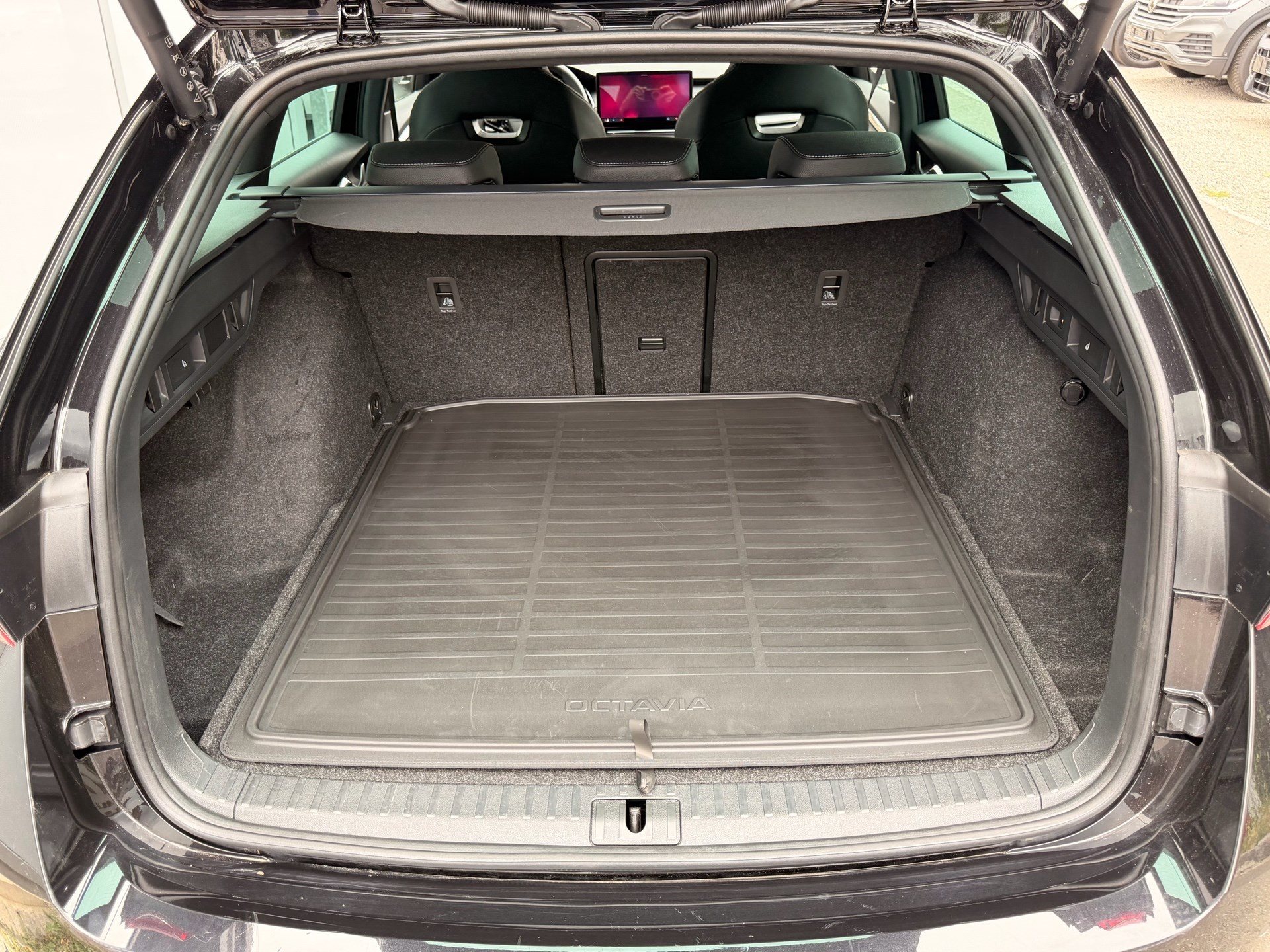SKODA Octavia Combi 1.5 TSI mHEV 150PS Sportline ***PANORAMA- SCHIEBEDACH***-image-27