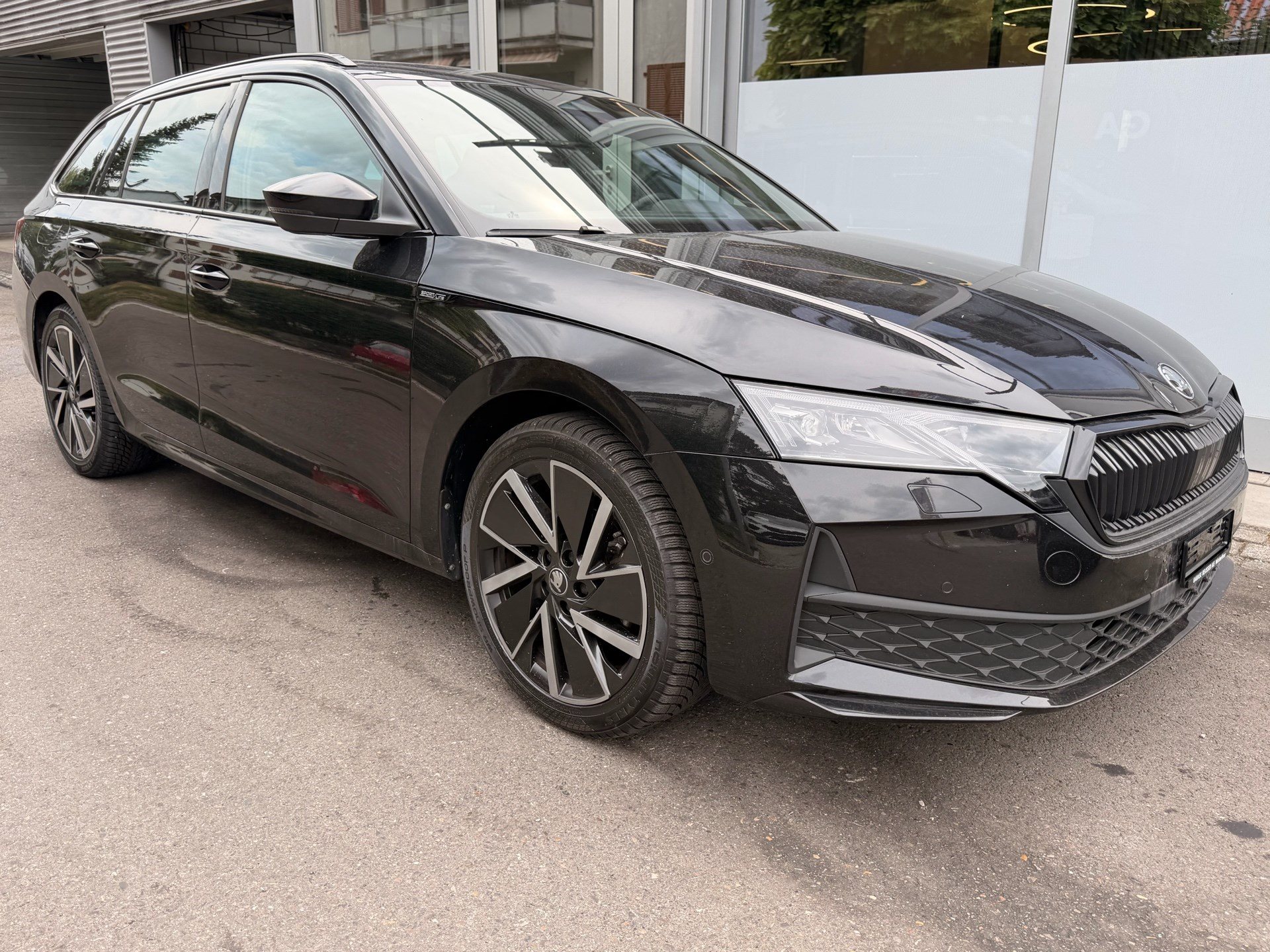 SKODA Octavia Combi 1.5 TSI mHEV 150PS Sportline ***PANORAMA- SCHIEBEDACH***-showroom-element-2