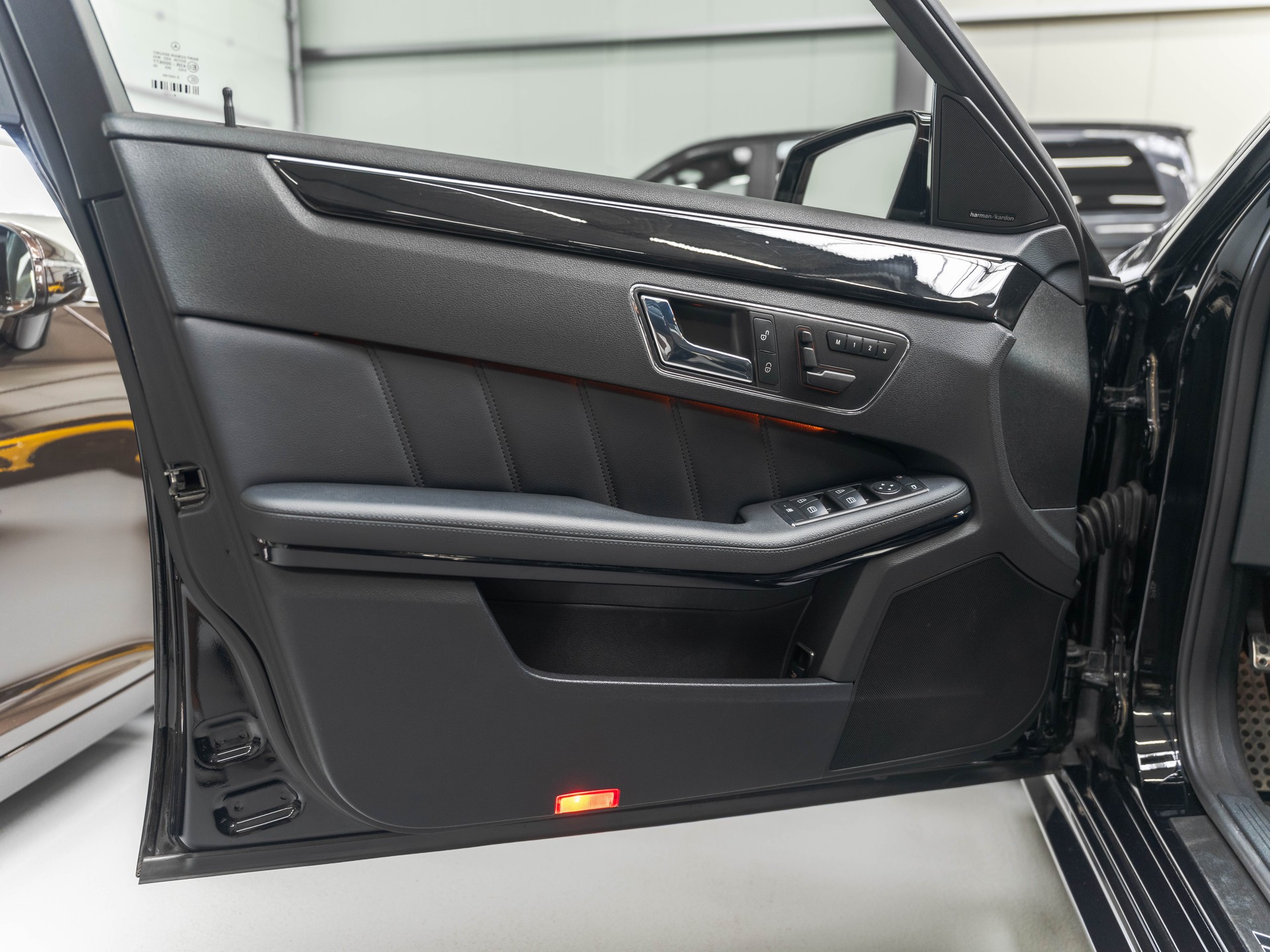 MERCEDES-BENZ E 63 AMG Speedshift MCT-image-19