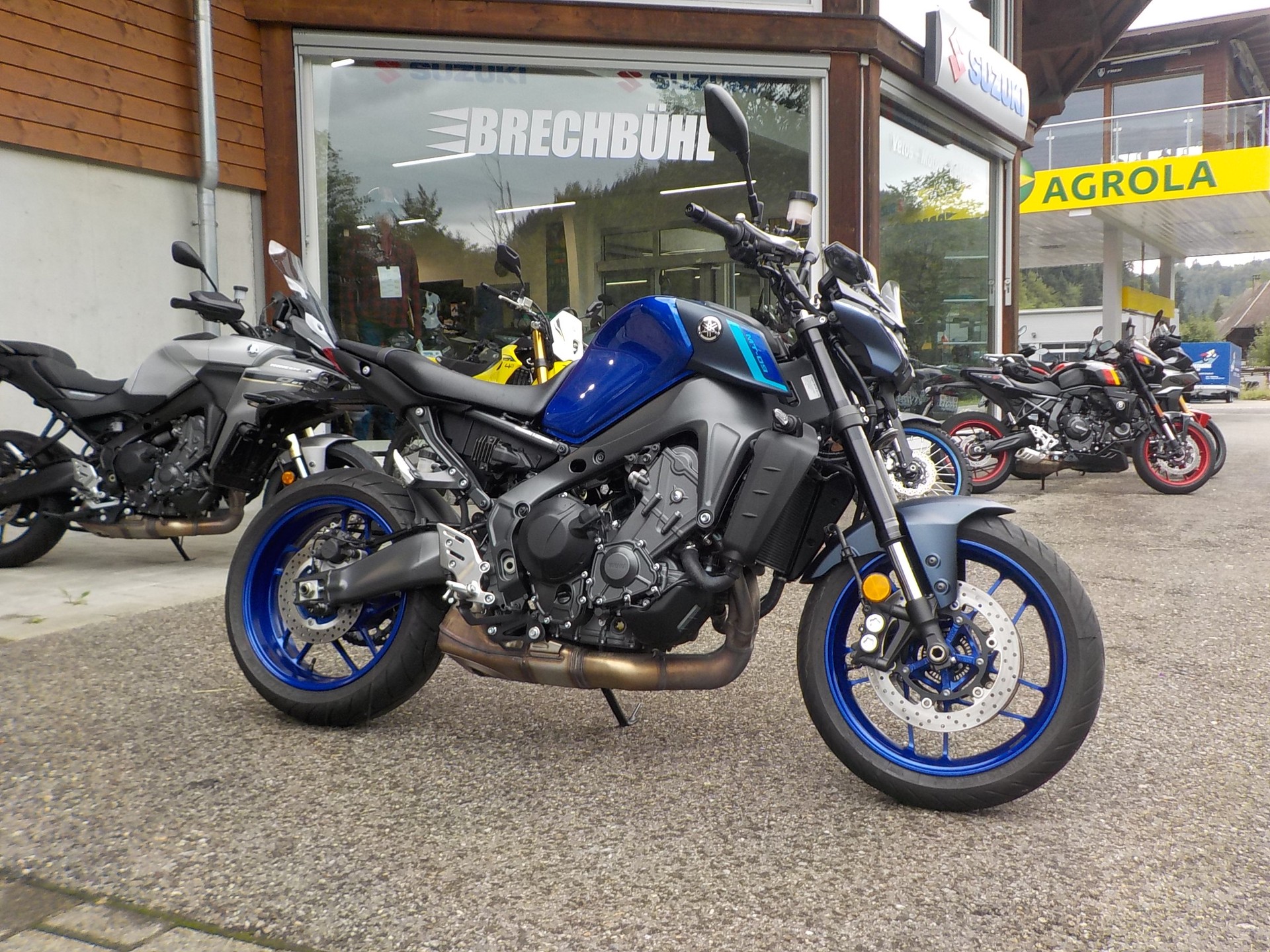 YAMAHA MT-09