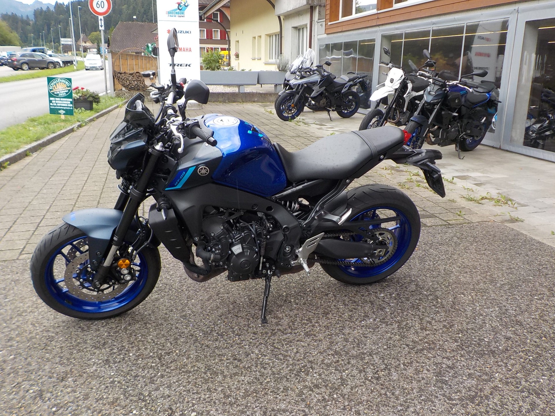 YAMAHA MT-09-image-3