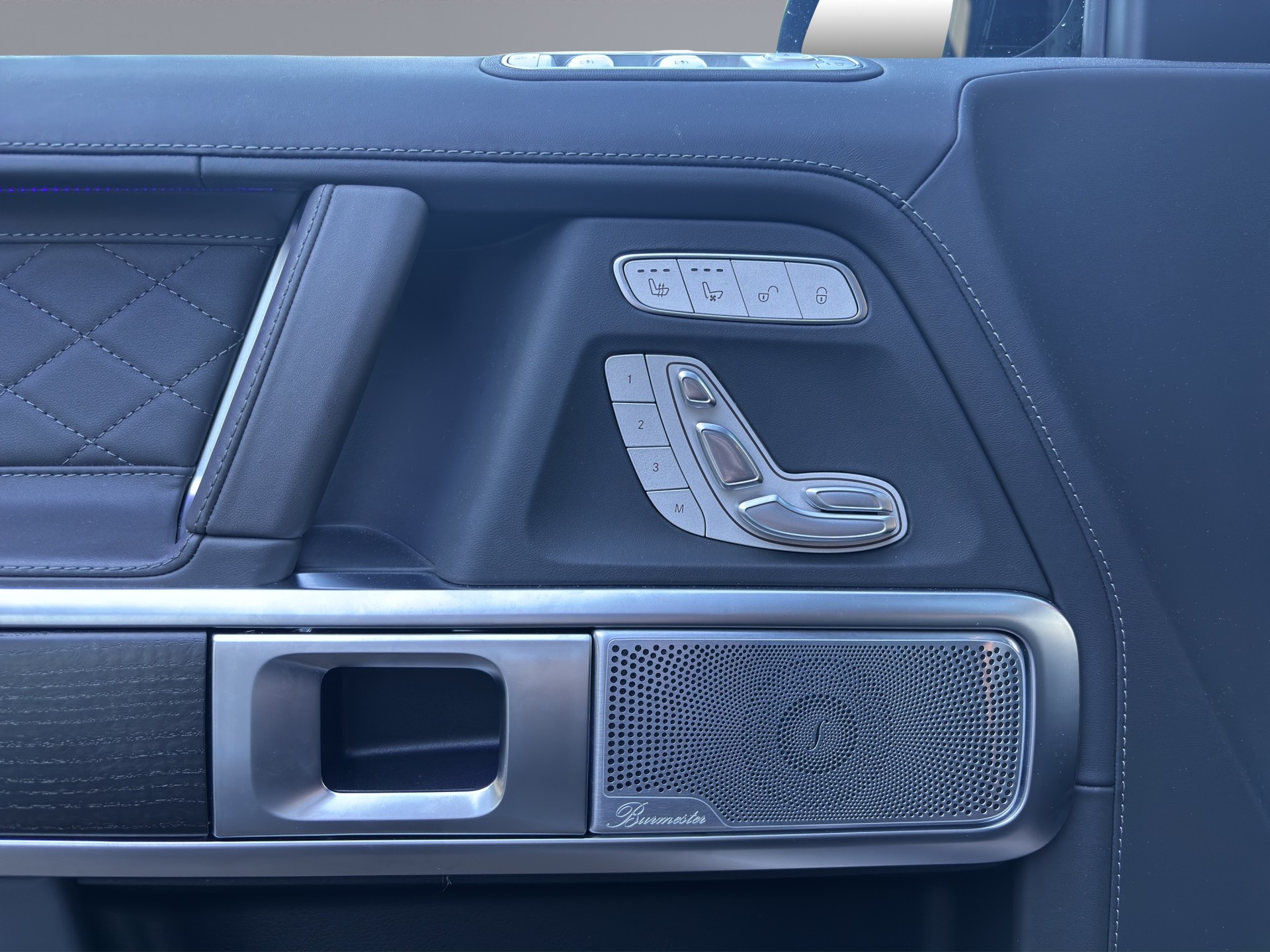 MERCEDES-BENZ G 500-image-23