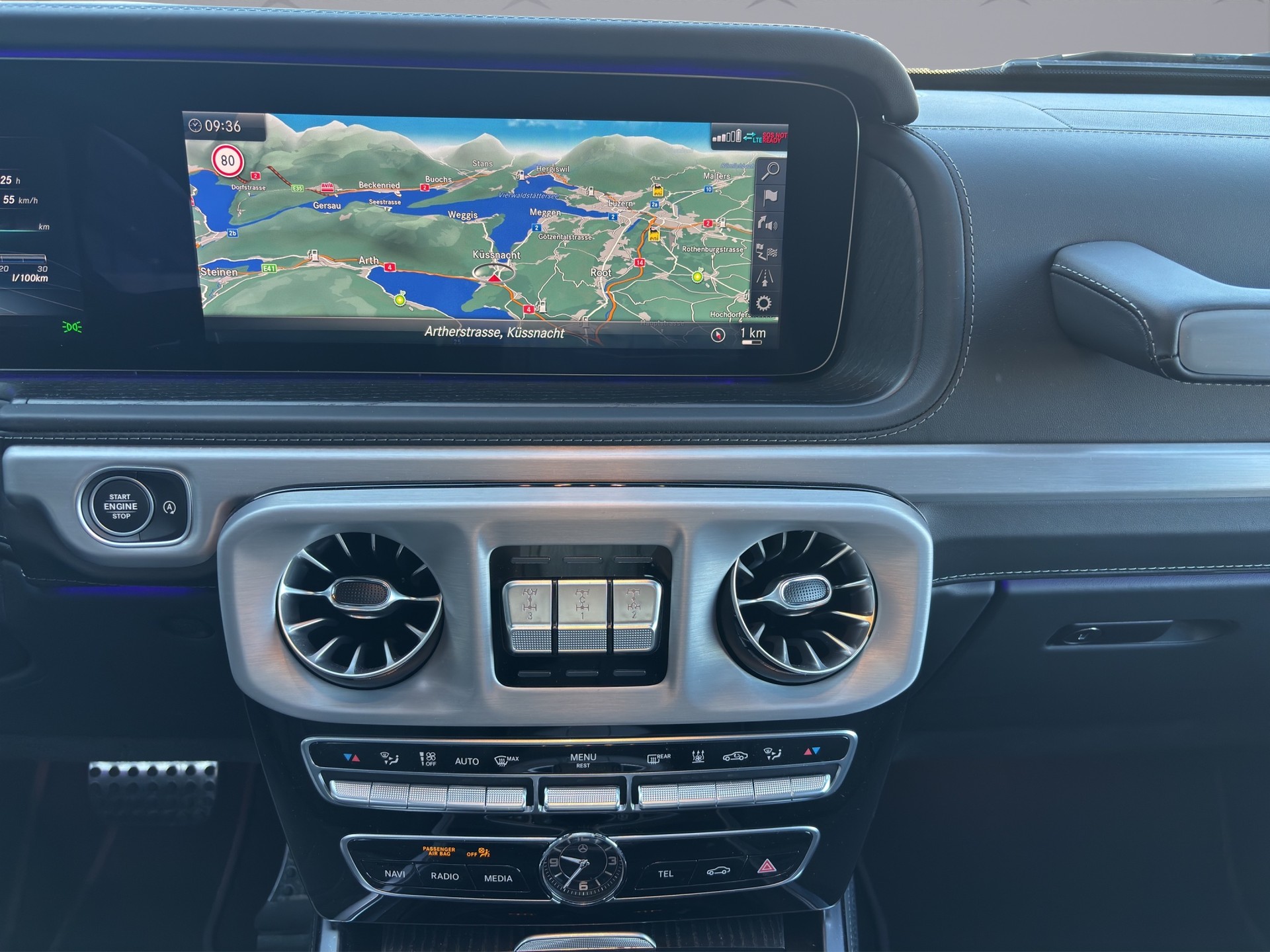 MERCEDES-BENZ G 500-image-13