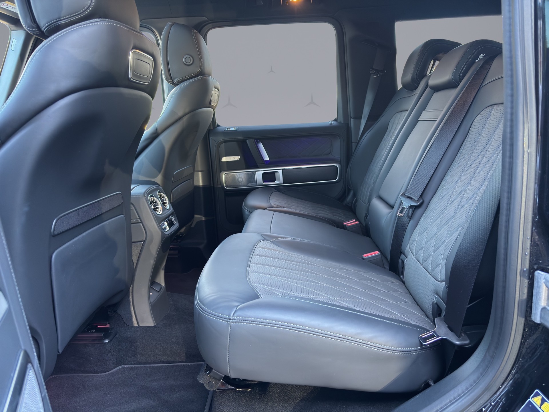 MERCEDES-BENZ G 500-image-11