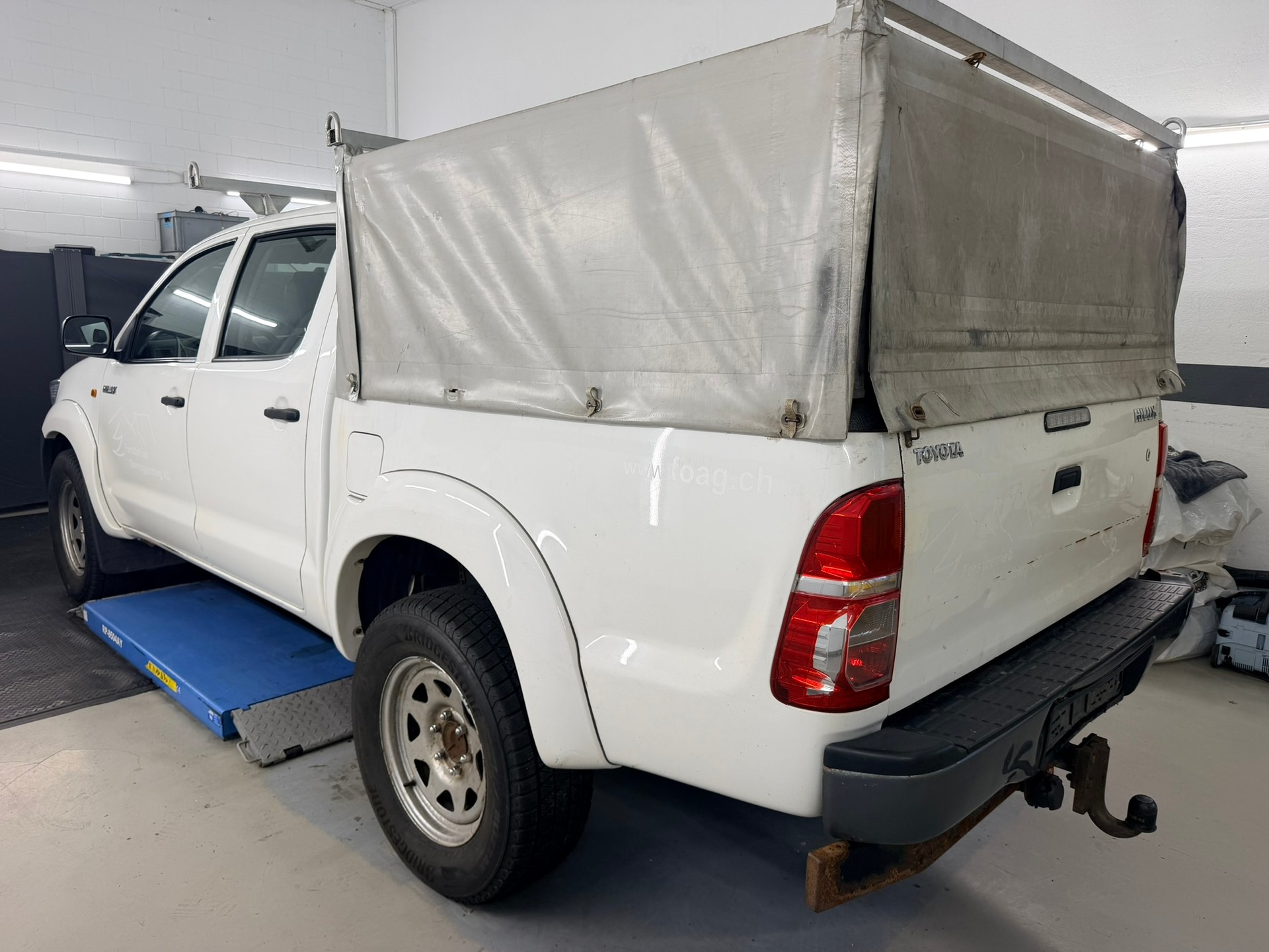 TOYOTA Hilux 2.5D 4WD Double Cab Luna-image-5