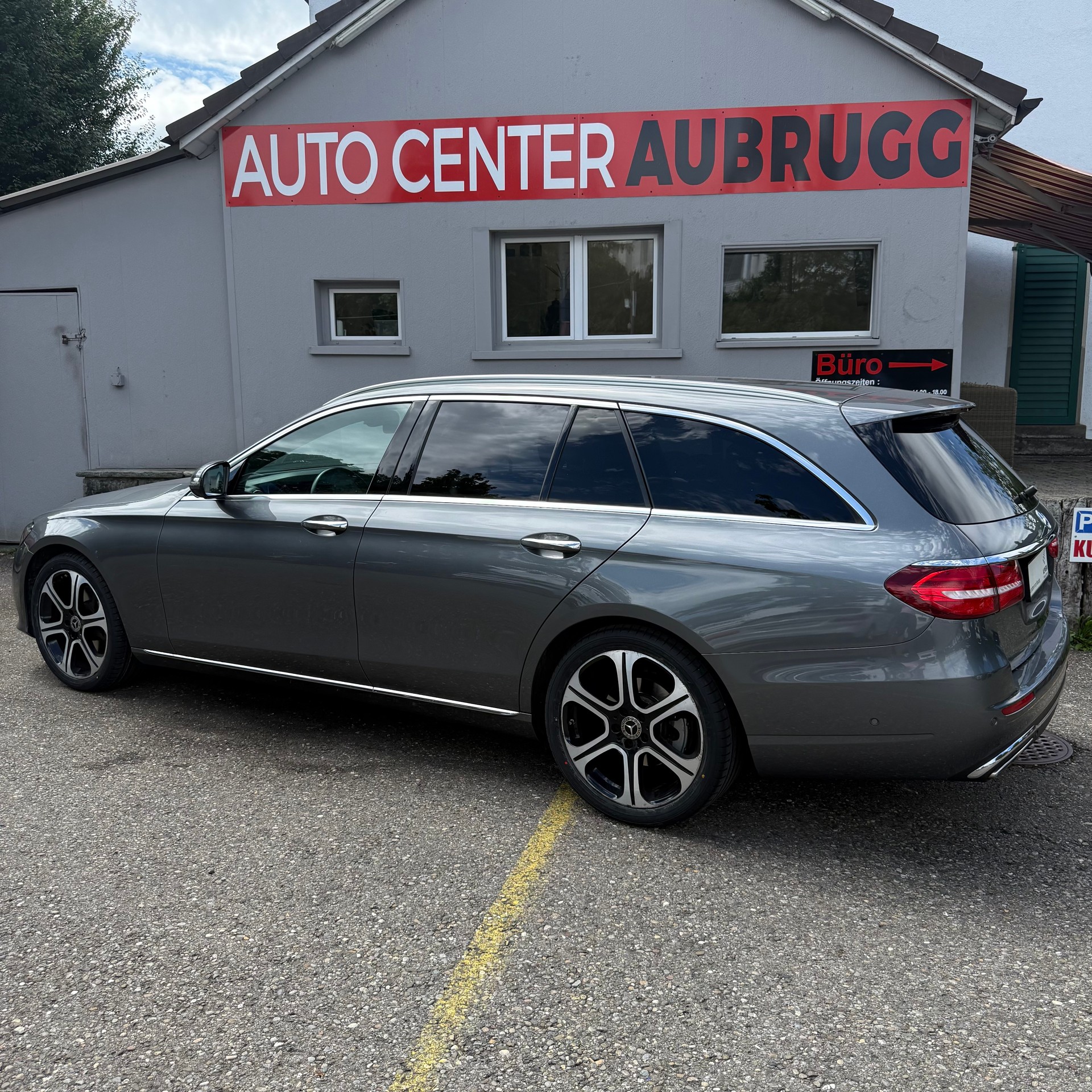 MERCEDES-BENZ E 200 Avantgarde 4 Matic 9G-Tronic *LEDER-SITZE - MFK 10.2025*-image-1