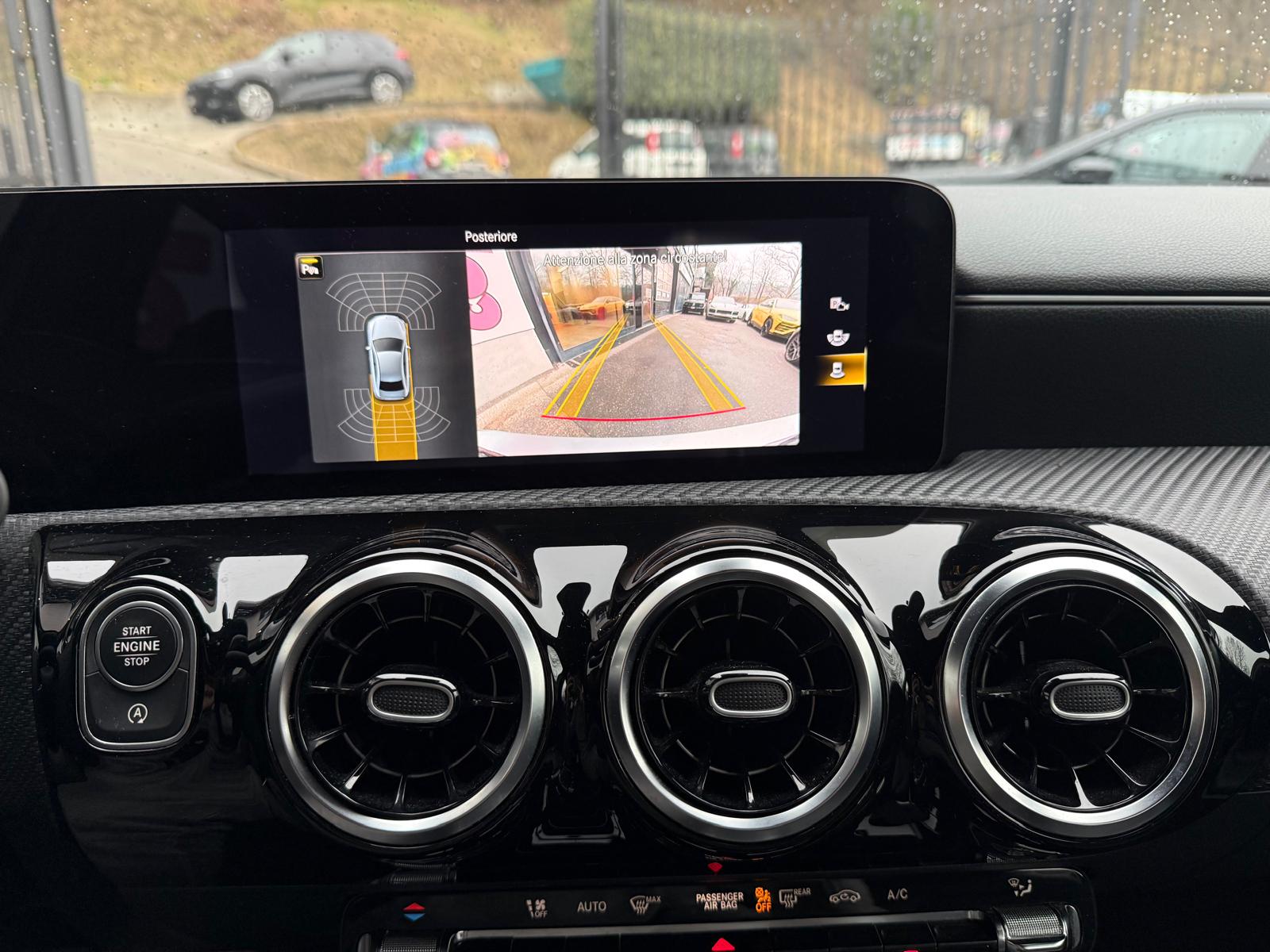 MERCEDES-BENZ A 200 Progressive 7G-DCT-image-14