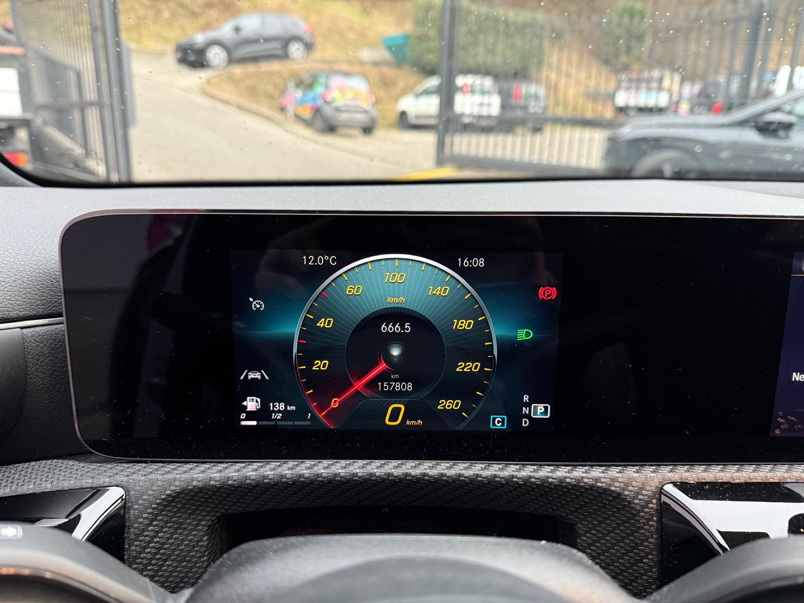 MERCEDES-BENZ A 200 Progressive 7G-DCT-image-11
