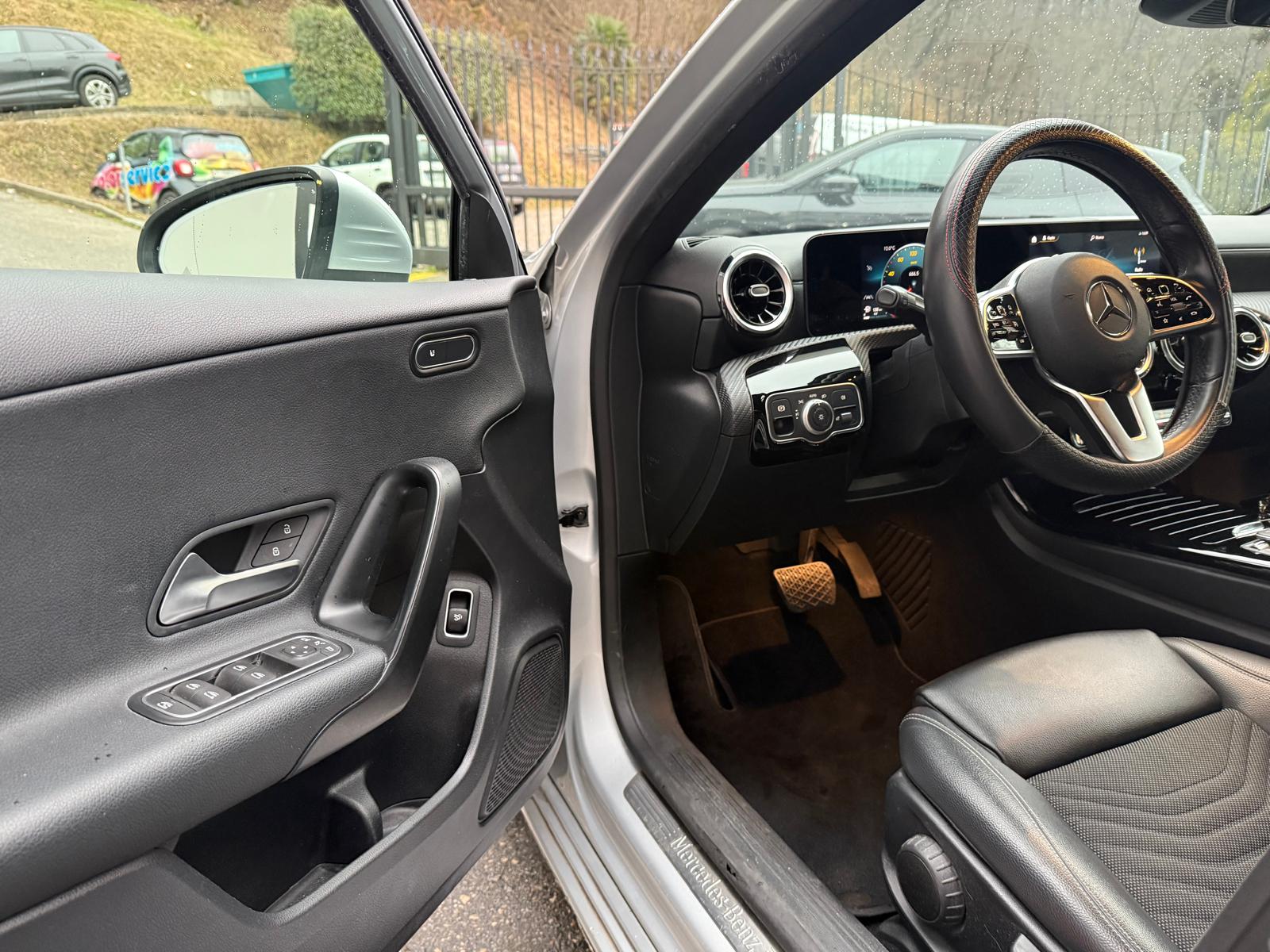 MERCEDES-BENZ A 200 Progressive 7G-DCT-image-10