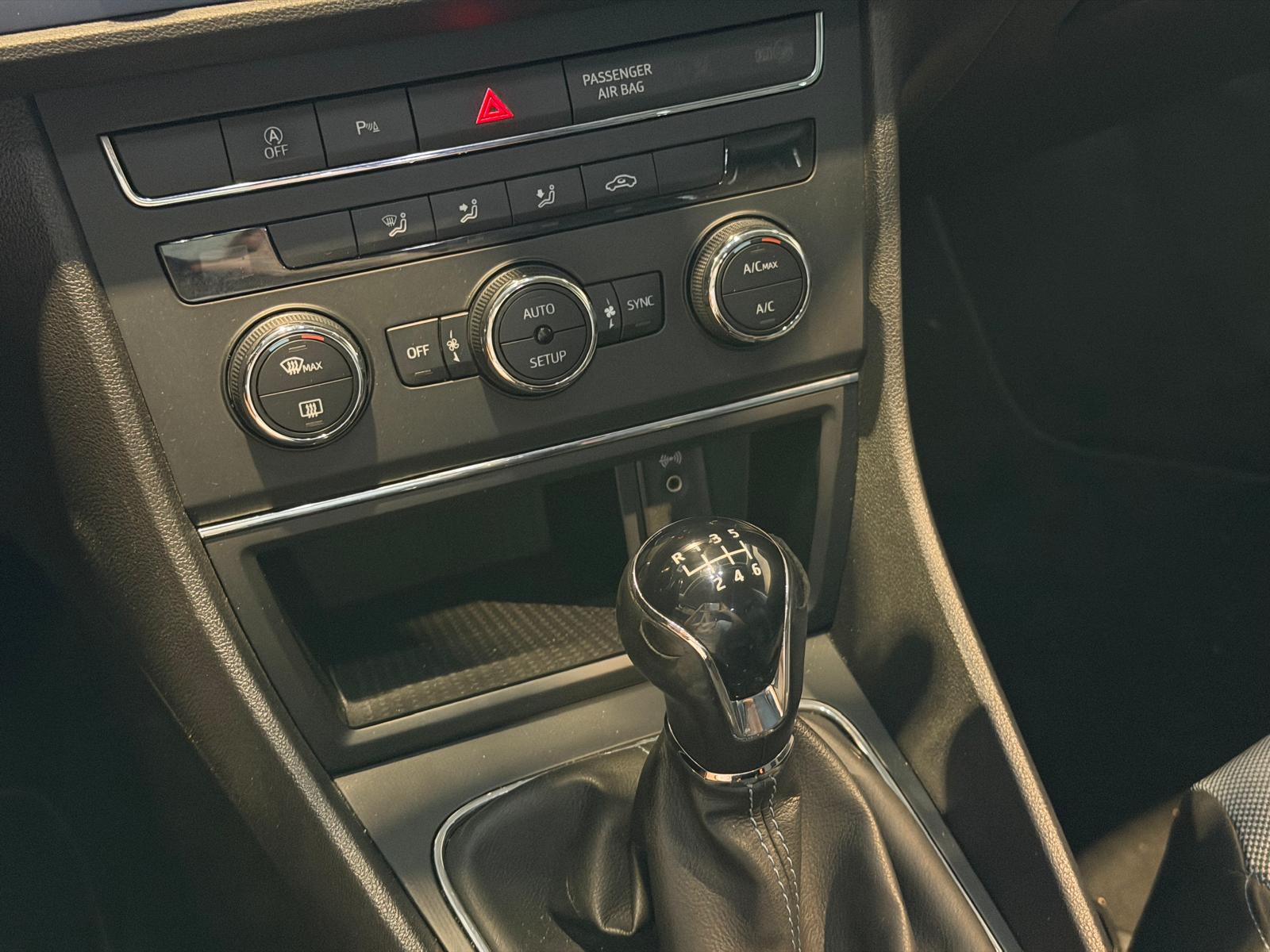 SEAT Leon 1.4 TSI Style-image-11