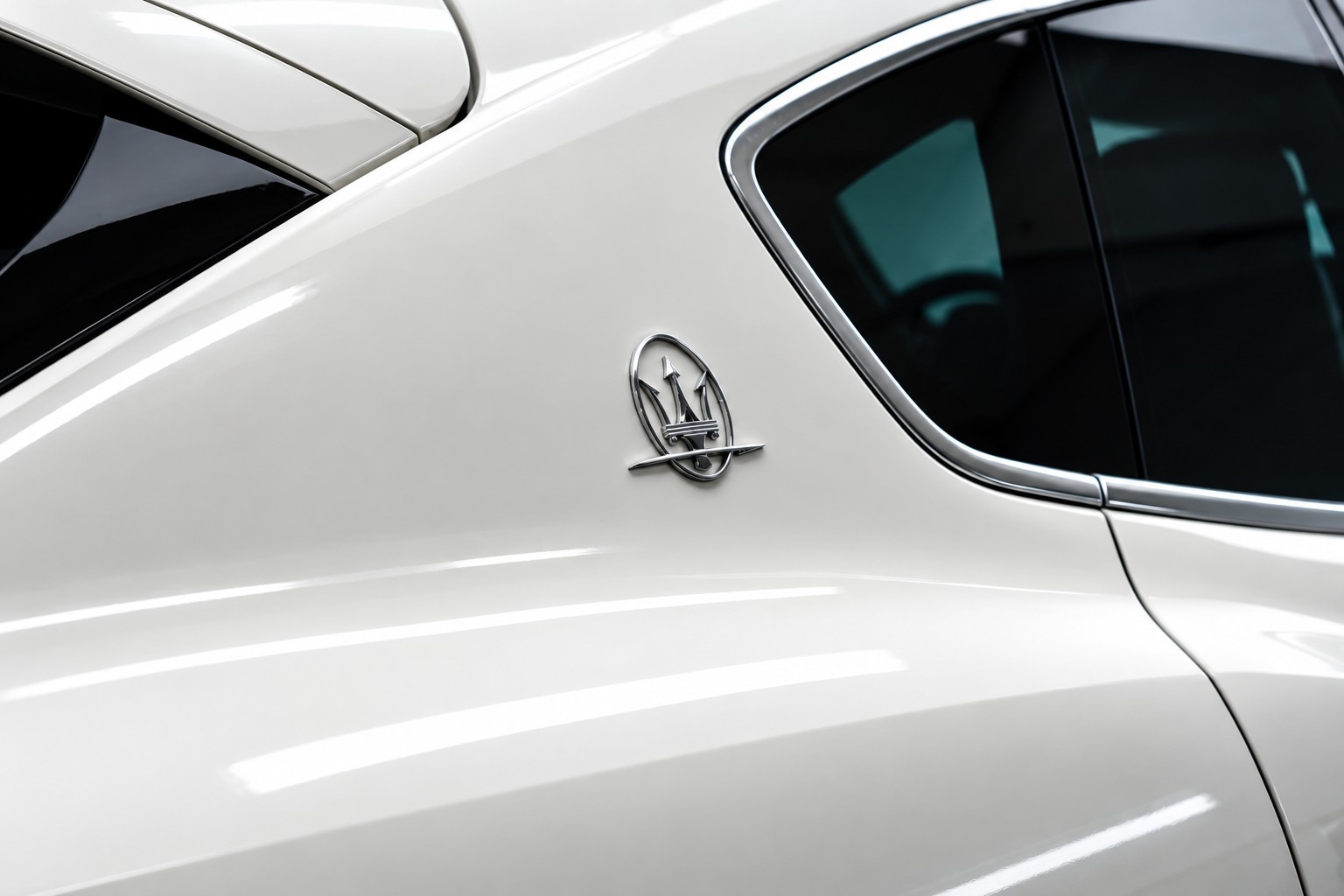 MASERATI Levante S 3.0 V6 Automatica-image-9