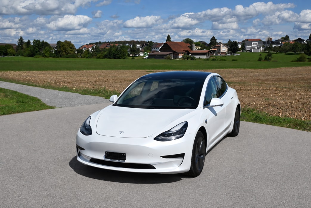 TESLA Model 3-image-0