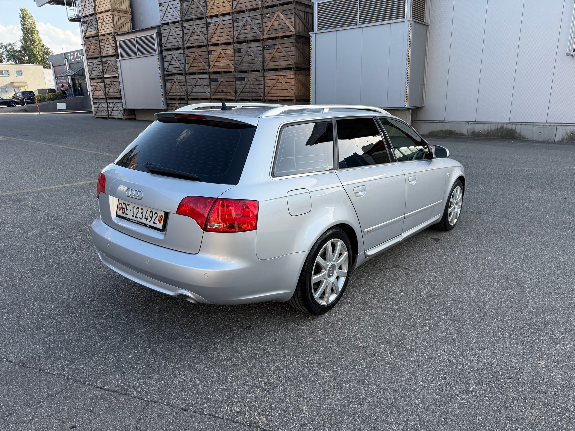 AUDI A4 Avant 3.0 V6 TDI quattro-image-2