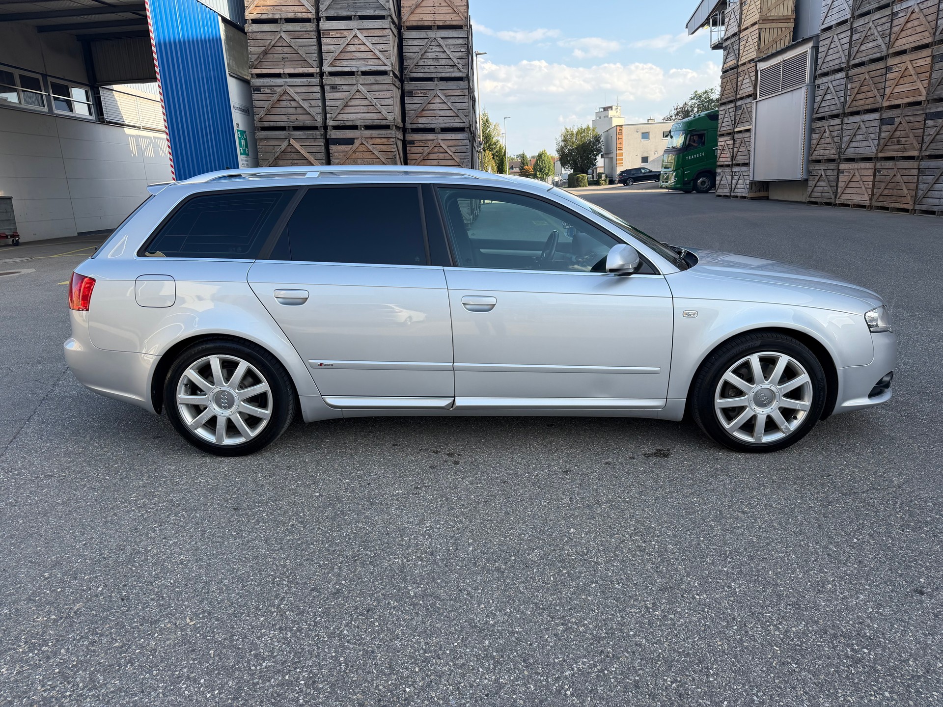 AUDI A4 Avant 3.0 V6 TDI quattro-image-4