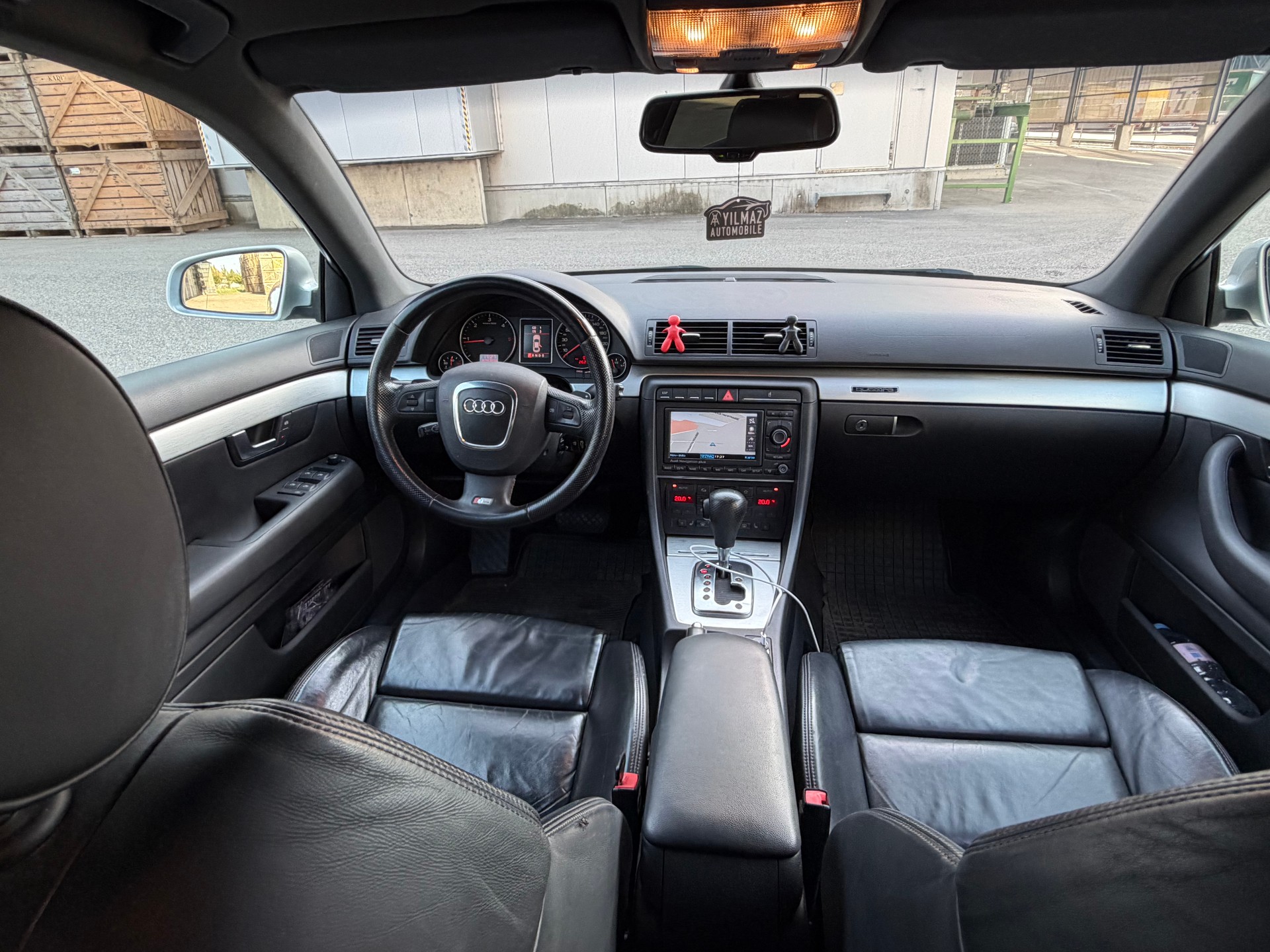 AUDI A4 Avant 3.0 V6 TDI quattro-image-6