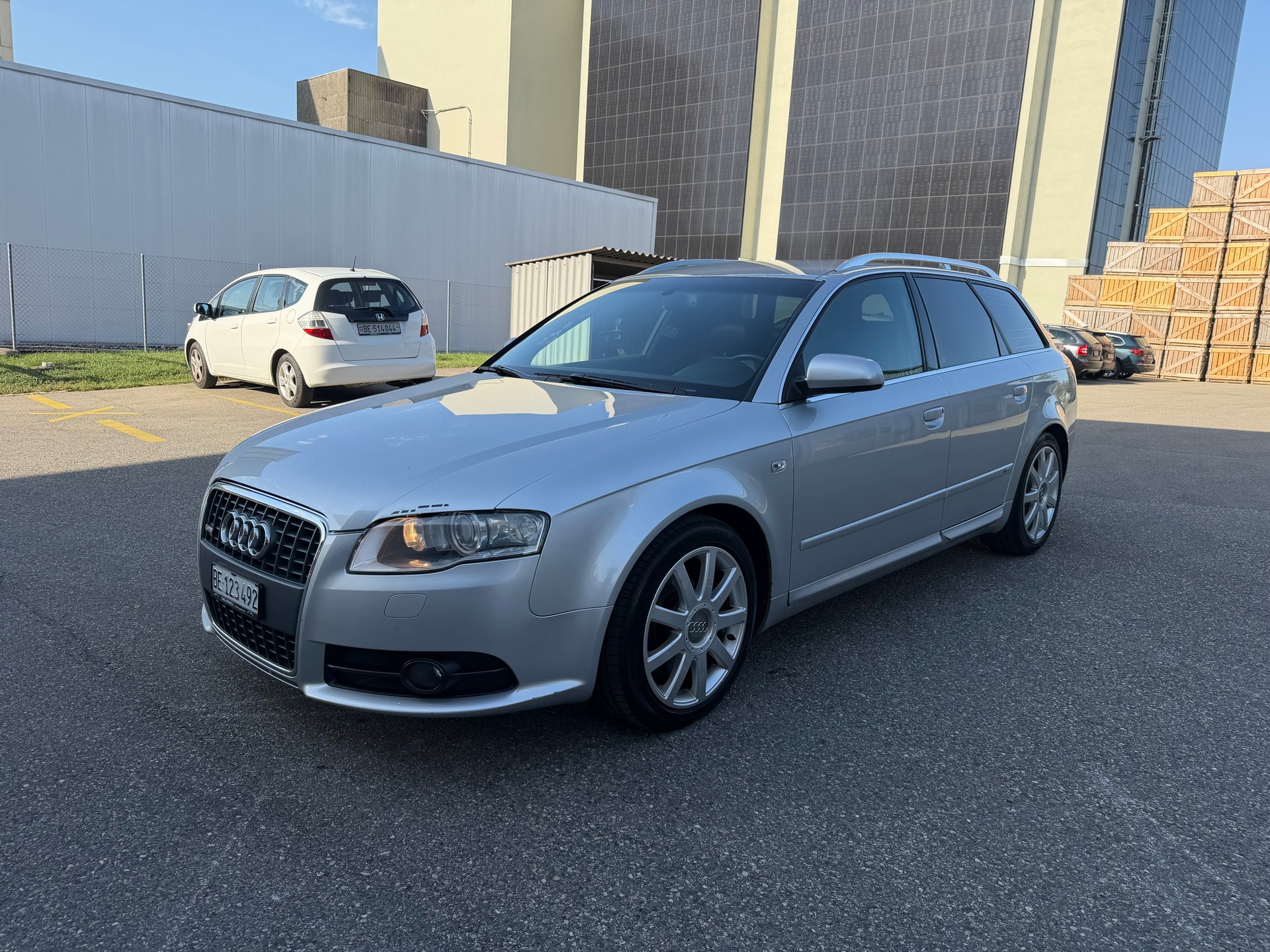 AUDI A4 Avant 3.0 V6 TDI quattro-image-1