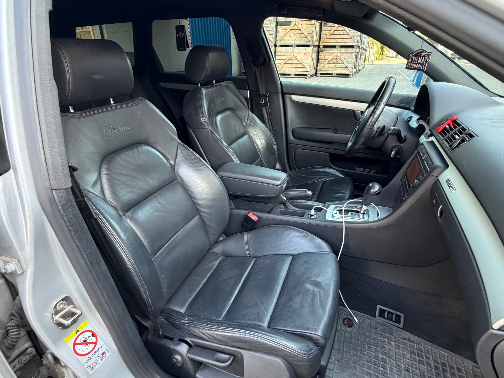 AUDI A4 Avant 3.0 V6 TDI quattro-image-8
