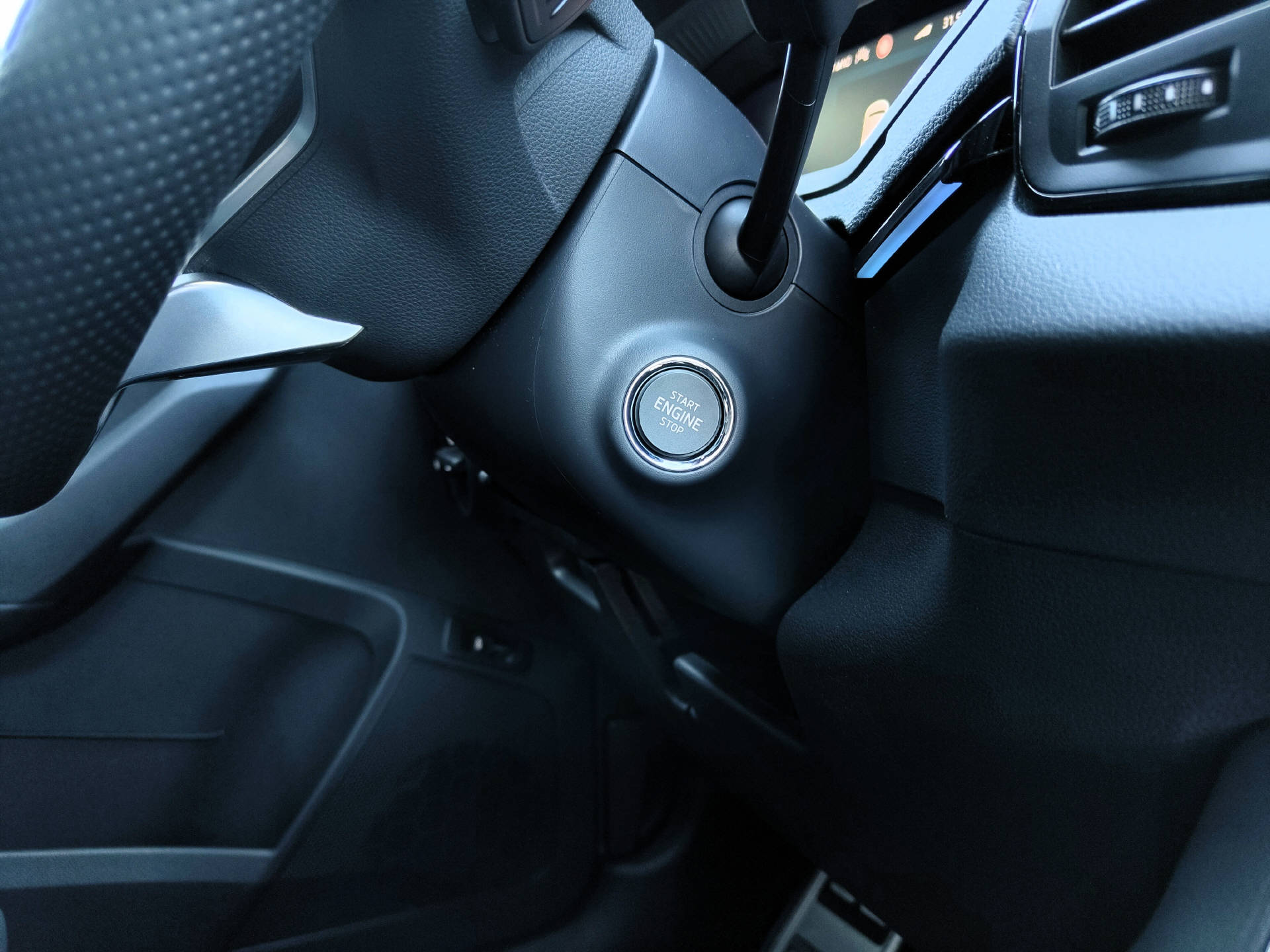 SKODA Karoq 1.5 TSI SportLine DSG-image-11