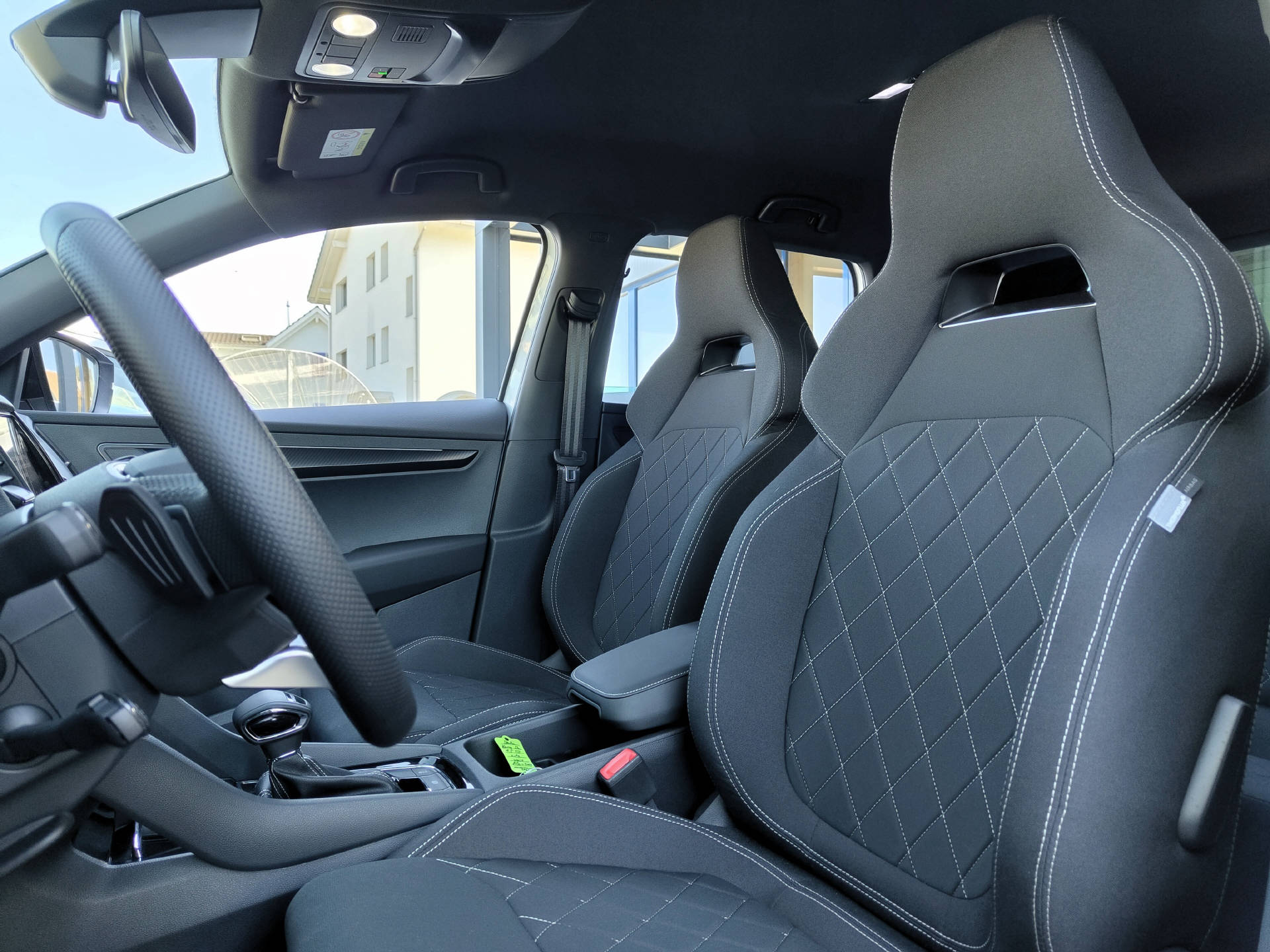 SKODA Karoq 1.5 TSI SportLine DSG-image-5