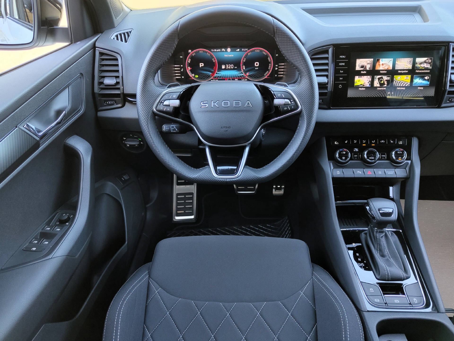 SKODA Karoq 1.5 TSI SportLine DSG-image-4