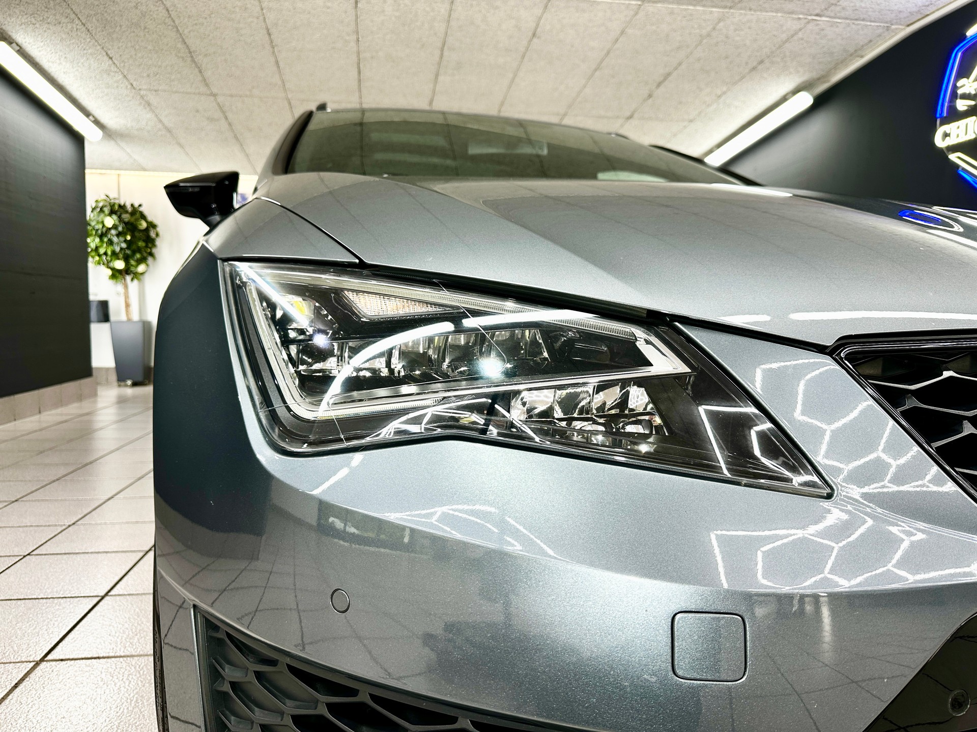 SEAT Leon ST 2.0 TSI Cupra 280 DSG-image-9