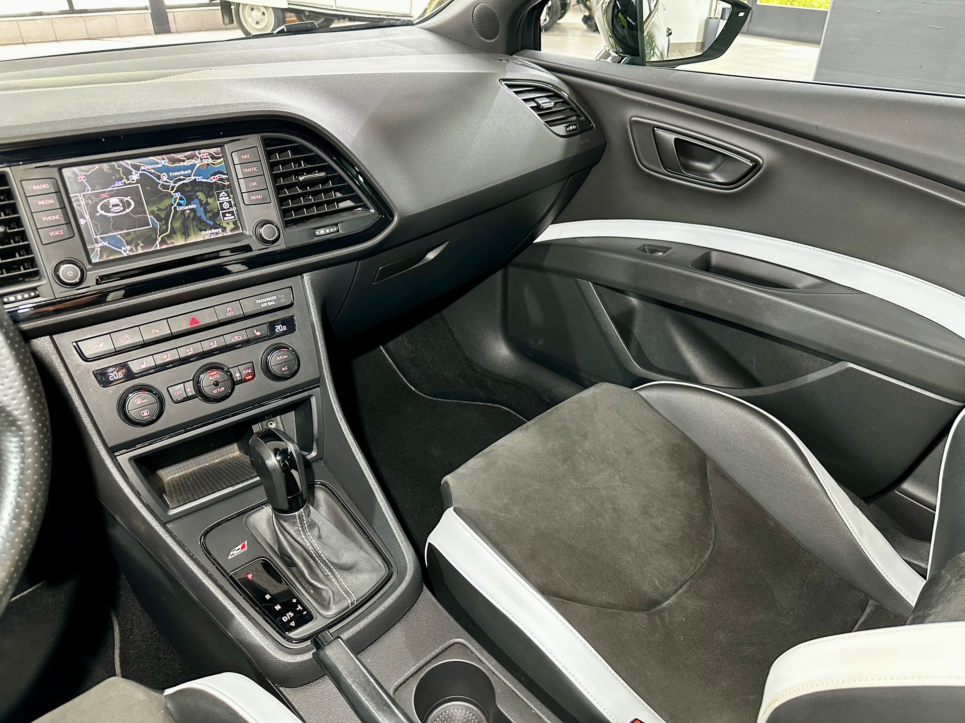 SEAT Leon ST 2.0 TSI Cupra 280 DSG-image-20