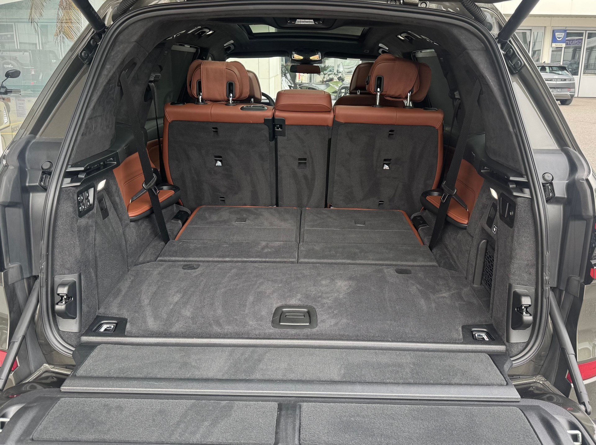 BMW X7 xDrive 48V M60i Steptronic M Sport Pro Individual-image-15