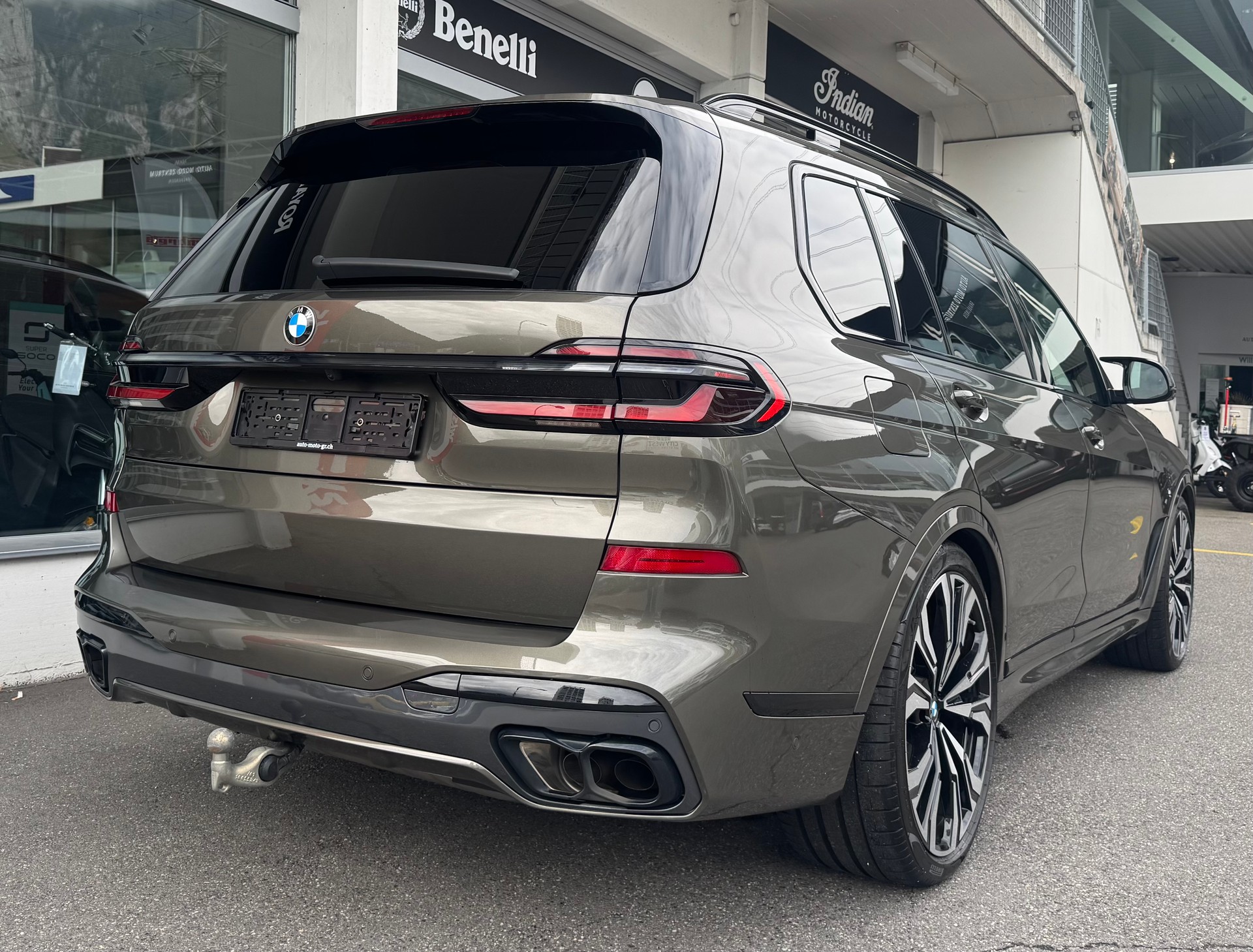 BMW X7 xDrive 48V M60i Steptronic M Sport Pro Individual-image-4