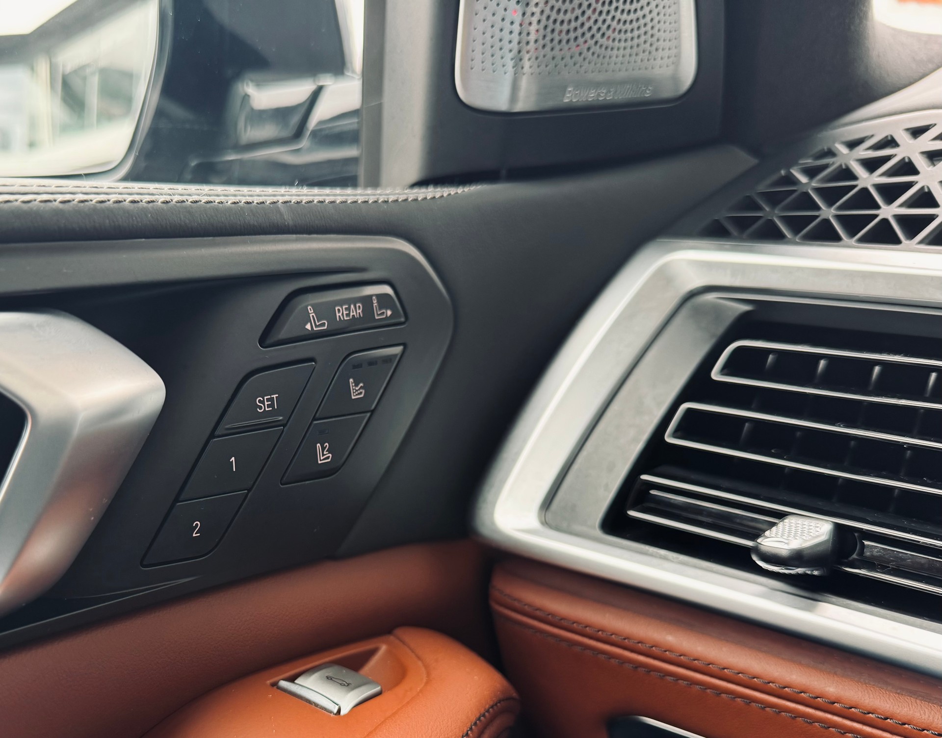 BMW X7 xDrive 48V M60i Steptronic M Sport Pro Individual-image-8