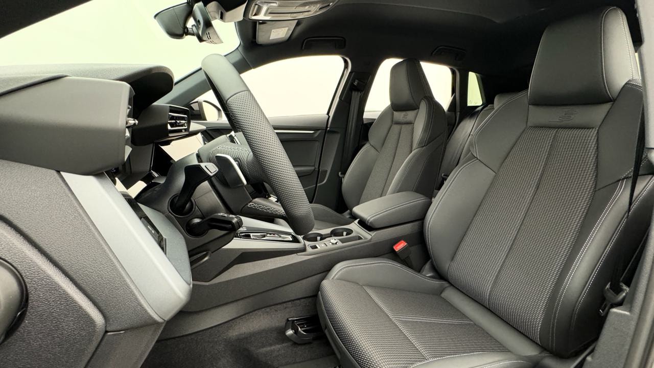 AUDI A3 Sportback TFSI 110 kW S line S tronic-image-4
