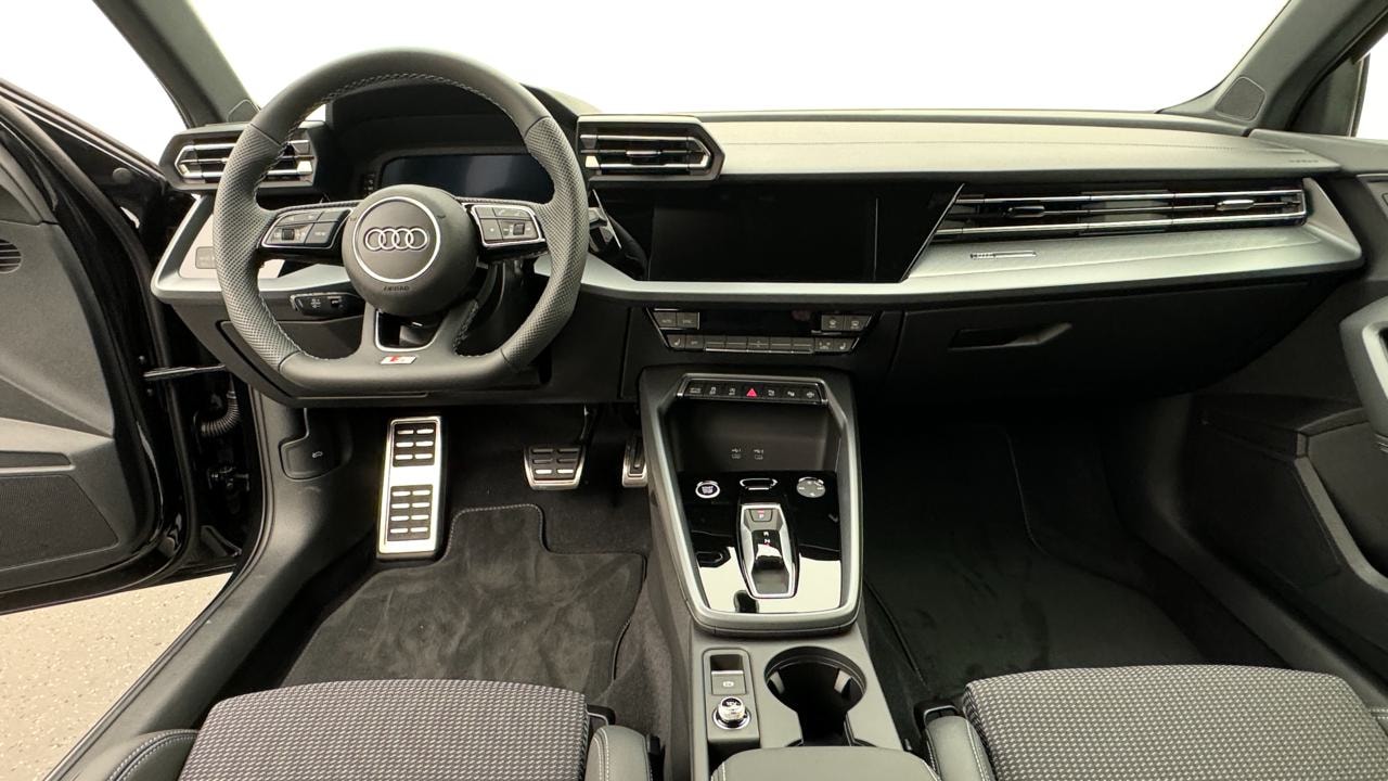 AUDI A3 Sportback TFSI 110 kW S line S tronic-image-5