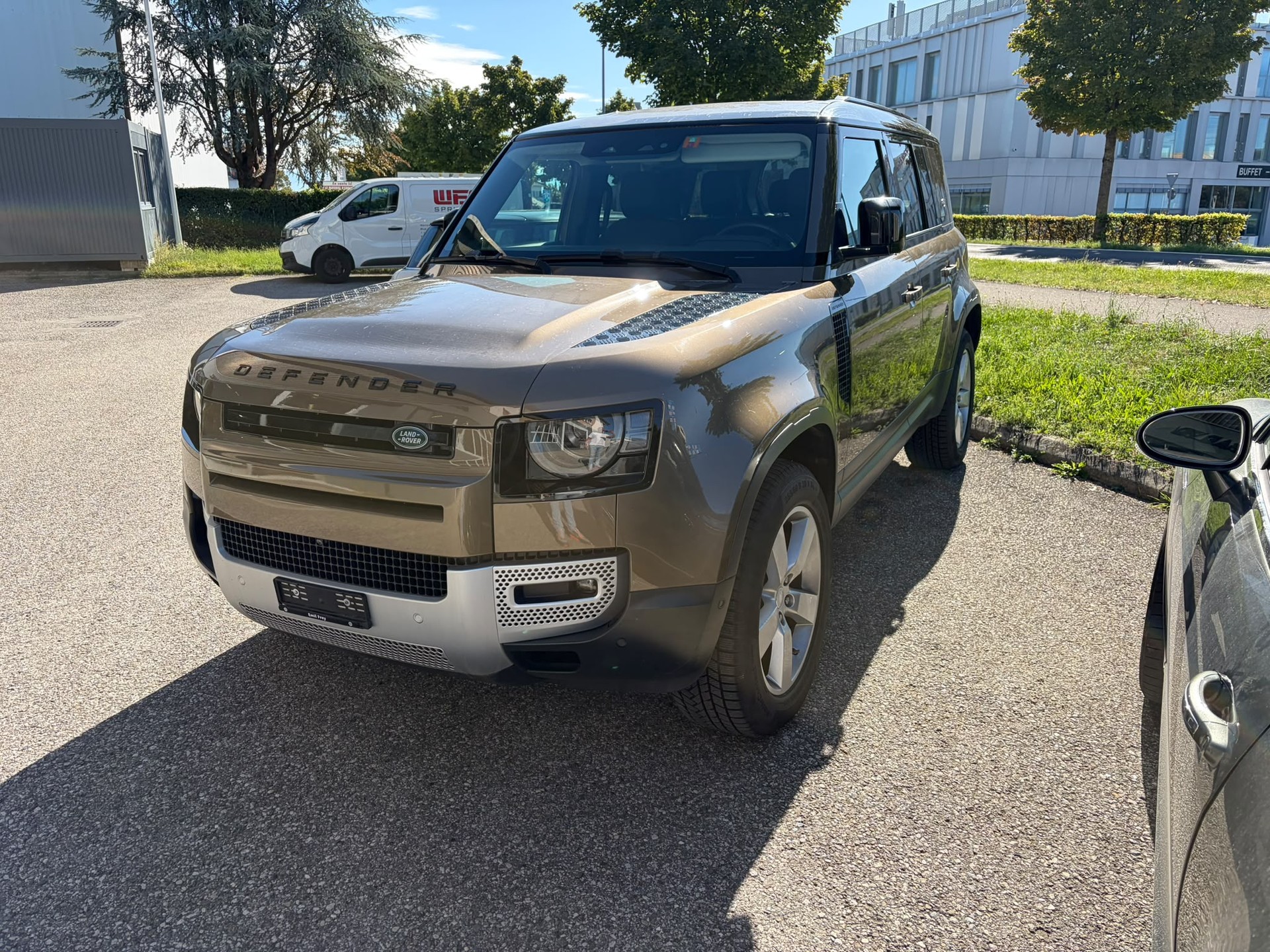LAND ROVER Defender 110 D240 SD4 First Edition AT8