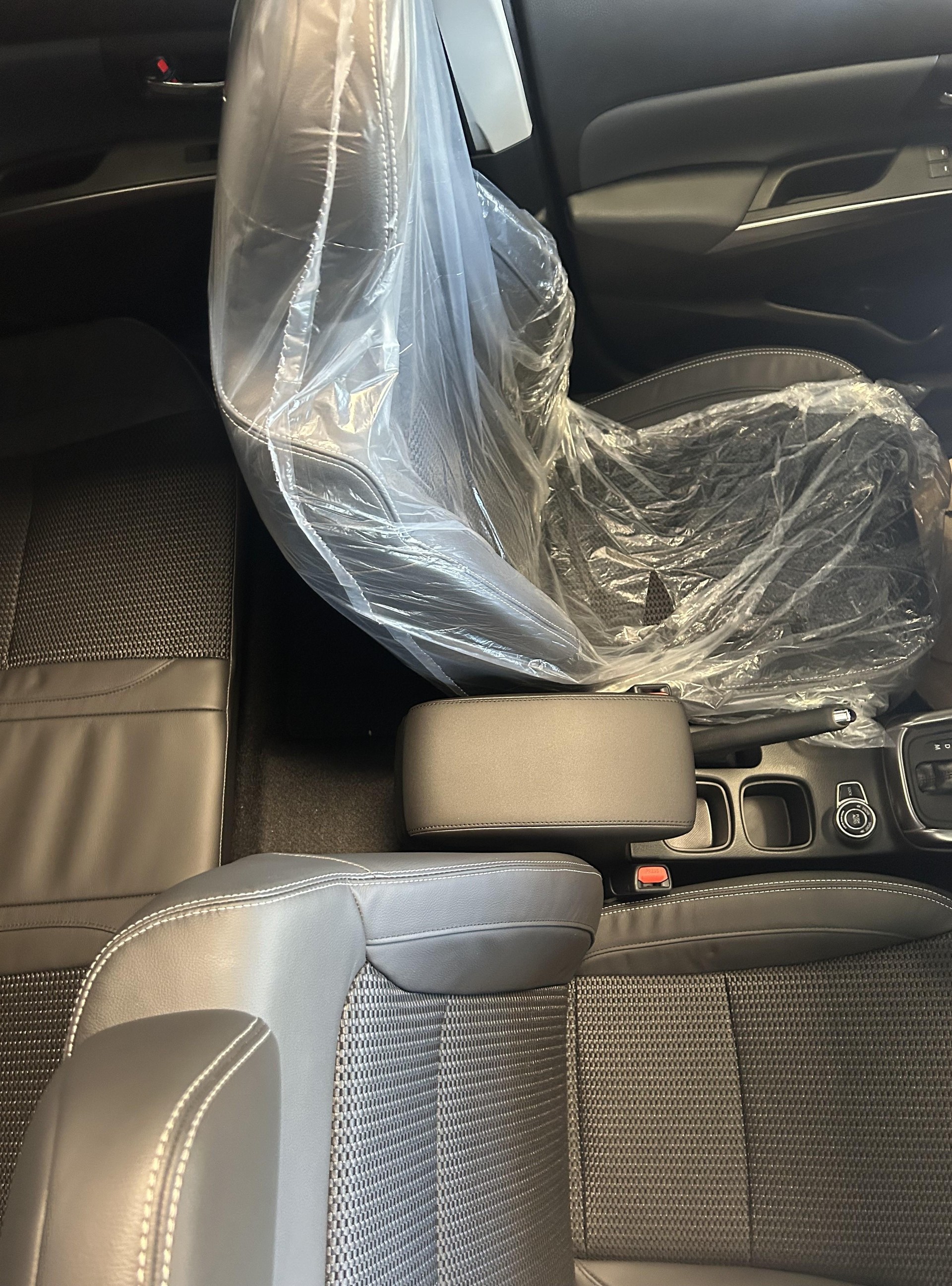 SUZUKI S-Cross 1.4 T Piz Sulai Top Hybrid 4x4 4 ROUES HIVER OFFERT-image-1