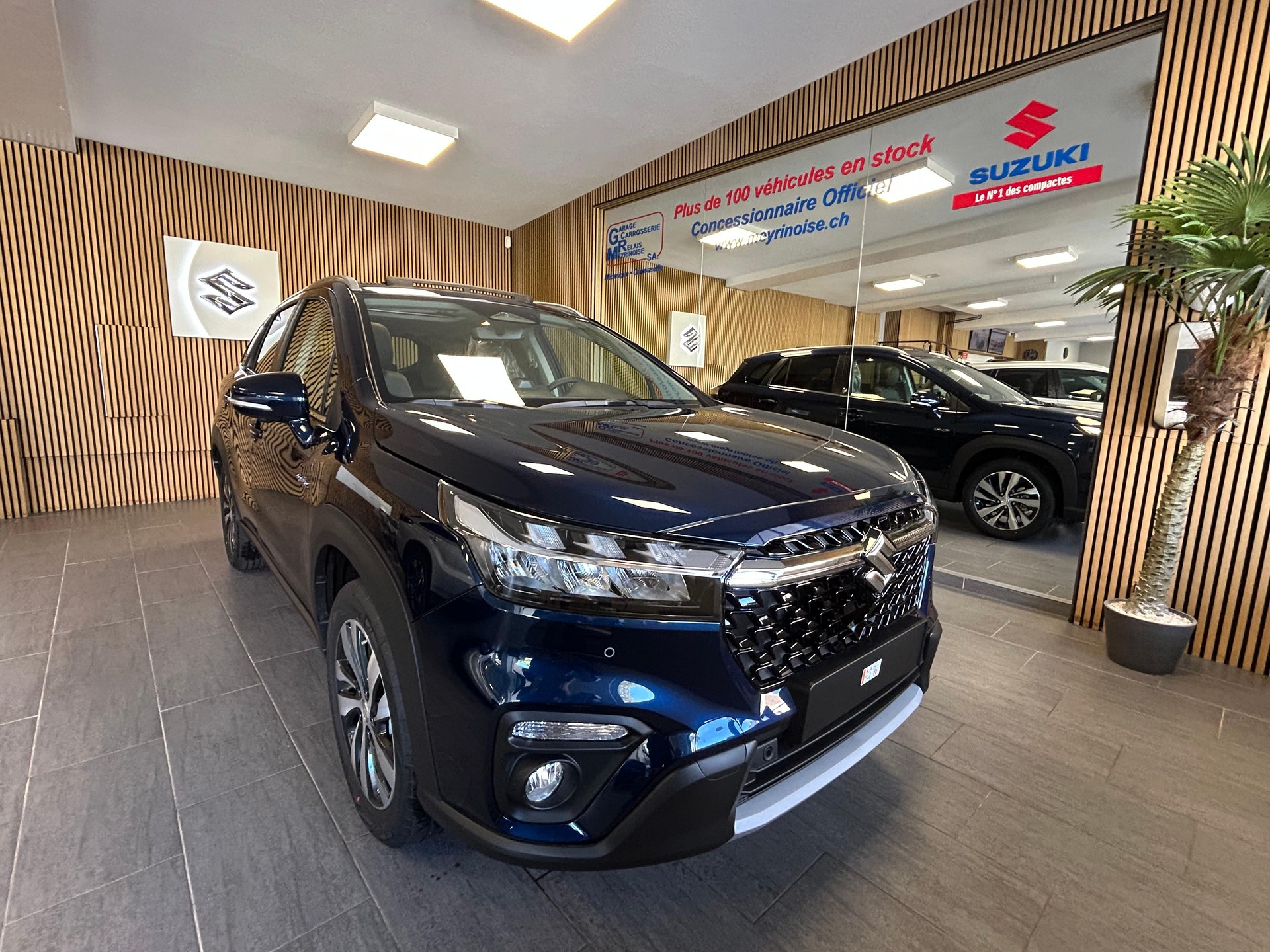 SUZUKI S-Cross 1.4 T Piz Sulai Top Hybrid 4x4 4 ROUES HIVER OFFERT-image-2