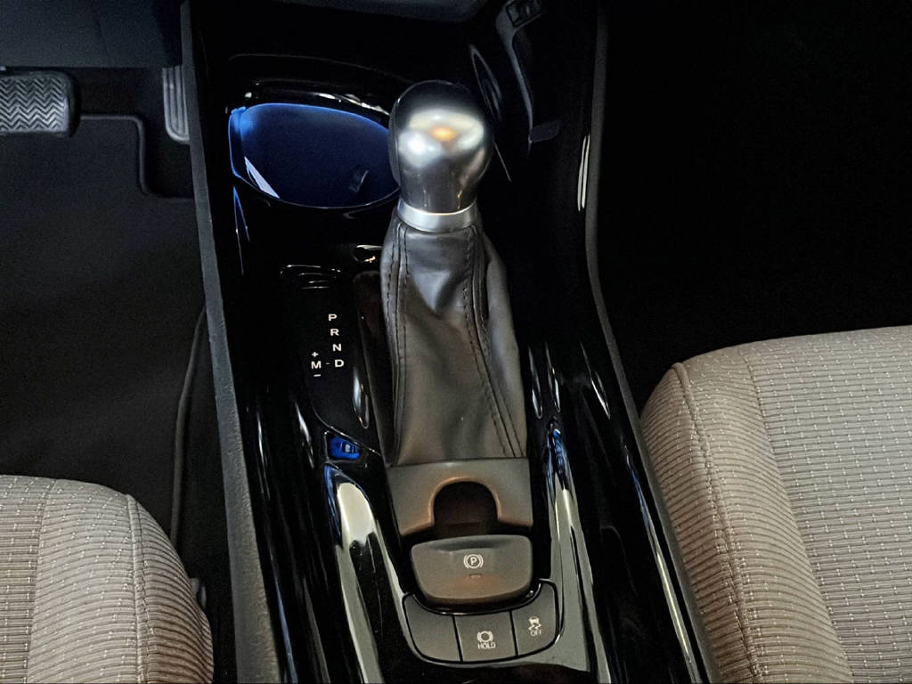 TOYOTA C-HR 1.2 T Style 4x4 Sport-image-14