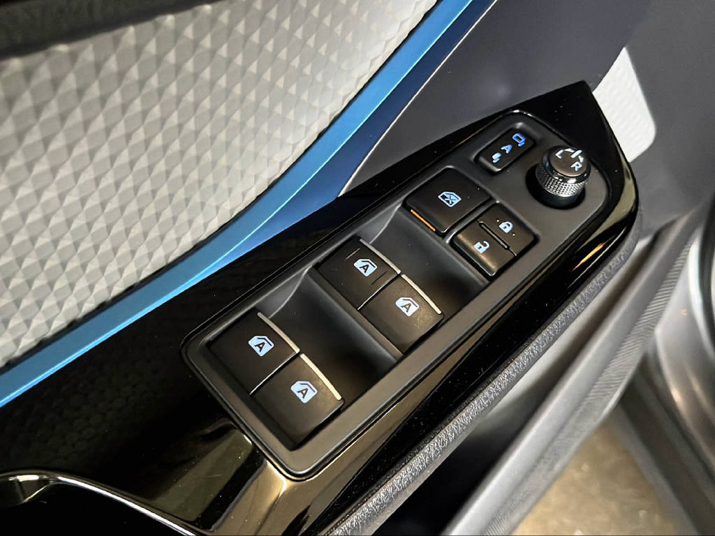 TOYOTA C-HR 1.2 T Style 4x4 Sport-image-21