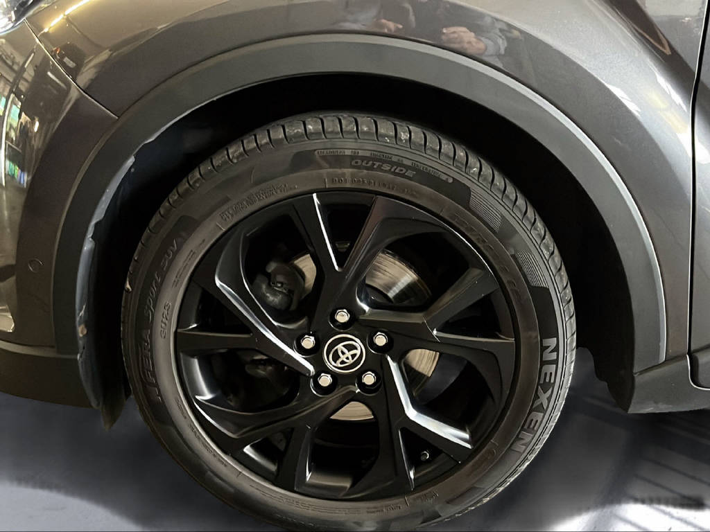 TOYOTA C-HR 1.2 T Style 4x4 Sport-image-24