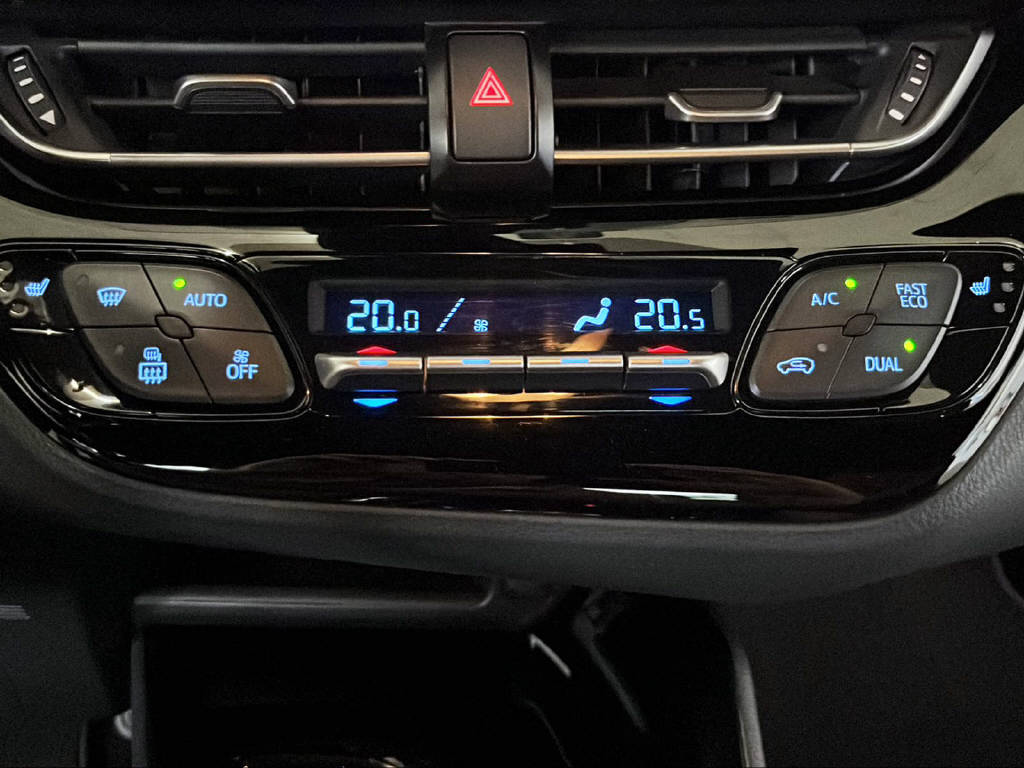 TOYOTA C-HR 1.2 T Style 4x4 Sport-image-10