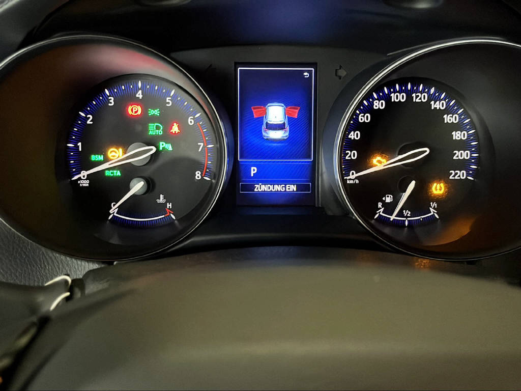 TOYOTA C-HR 1.2 T Style 4x4 Sport-image-11