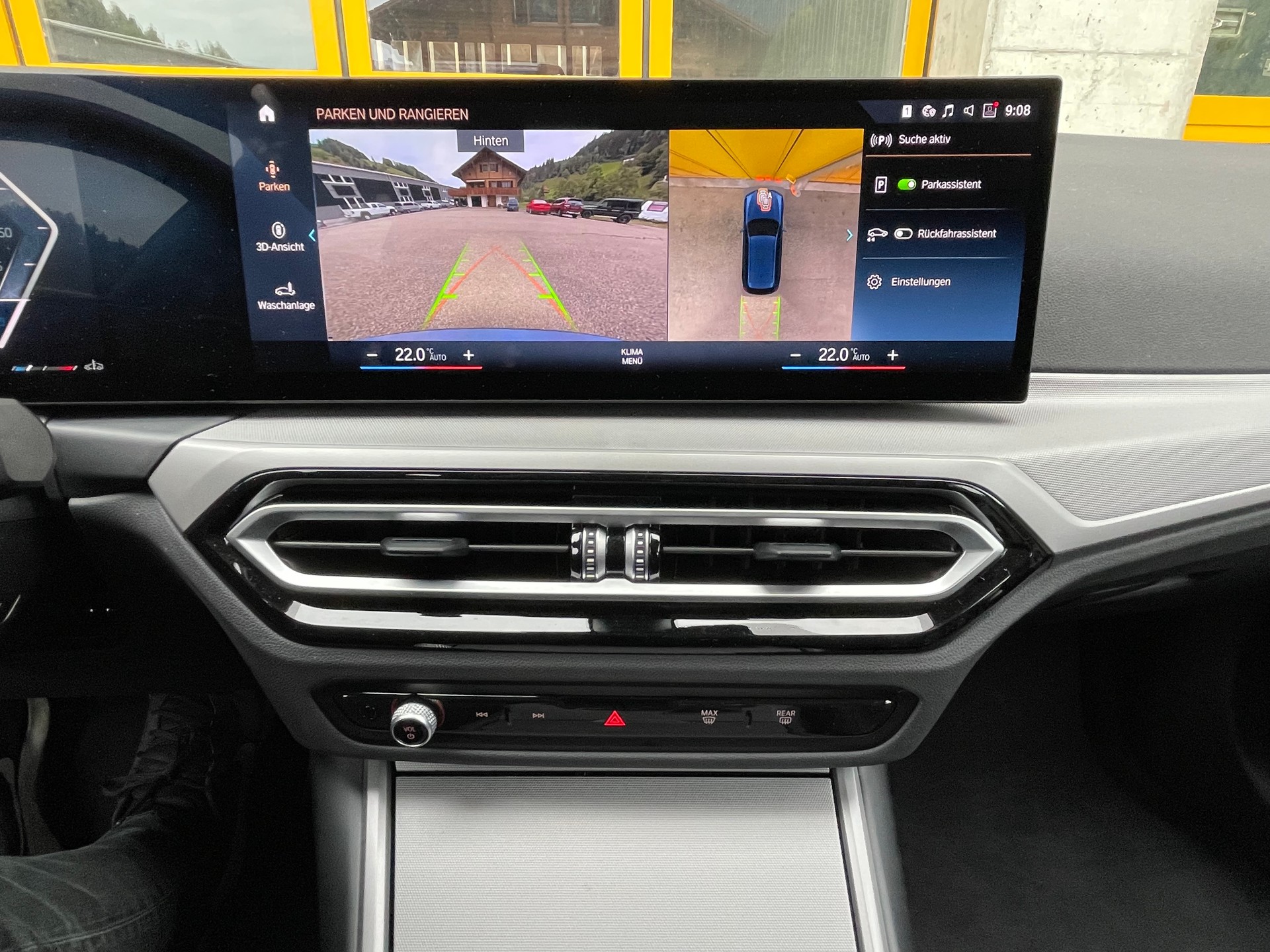 BMW 320d xDrive 48V Touring Steptronic M Sport-image-12