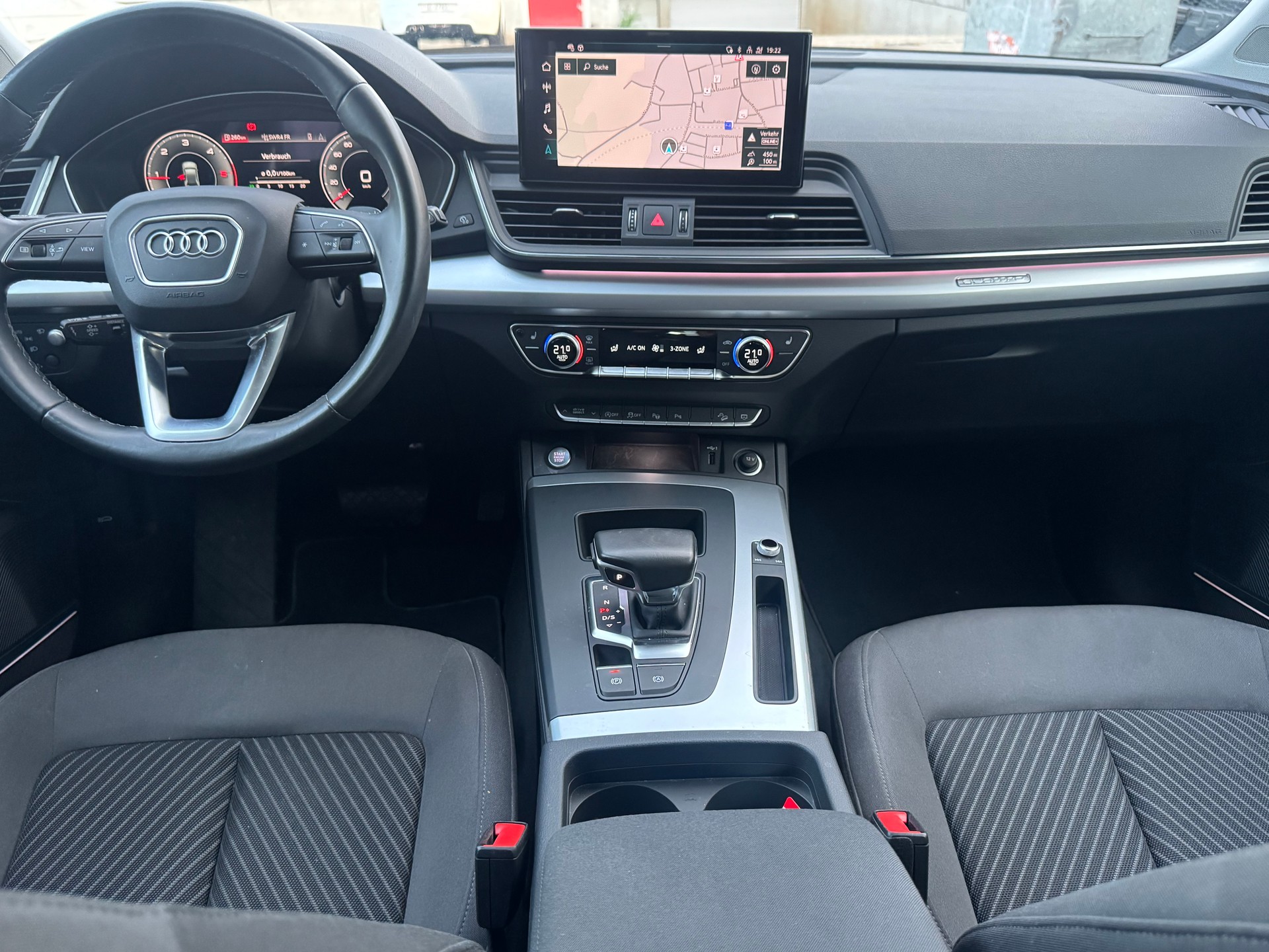 AUDI Q5 Sportback 40 TDI advanced quattro S-tronic-image-9