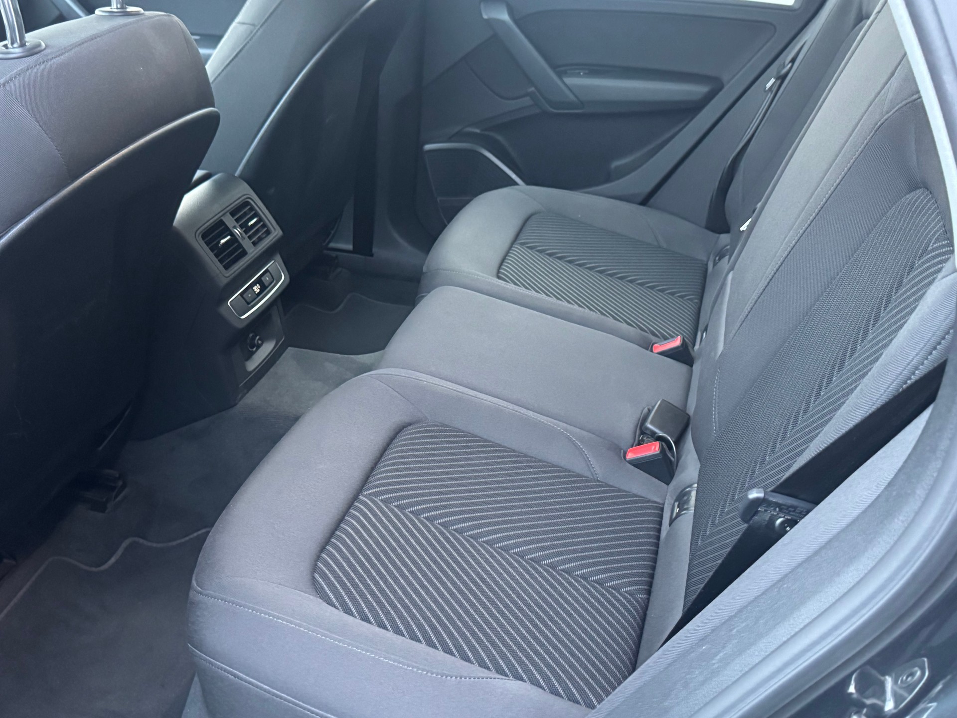 AUDI Q5 Sportback 40 TDI advanced quattro S-tronic-image-11