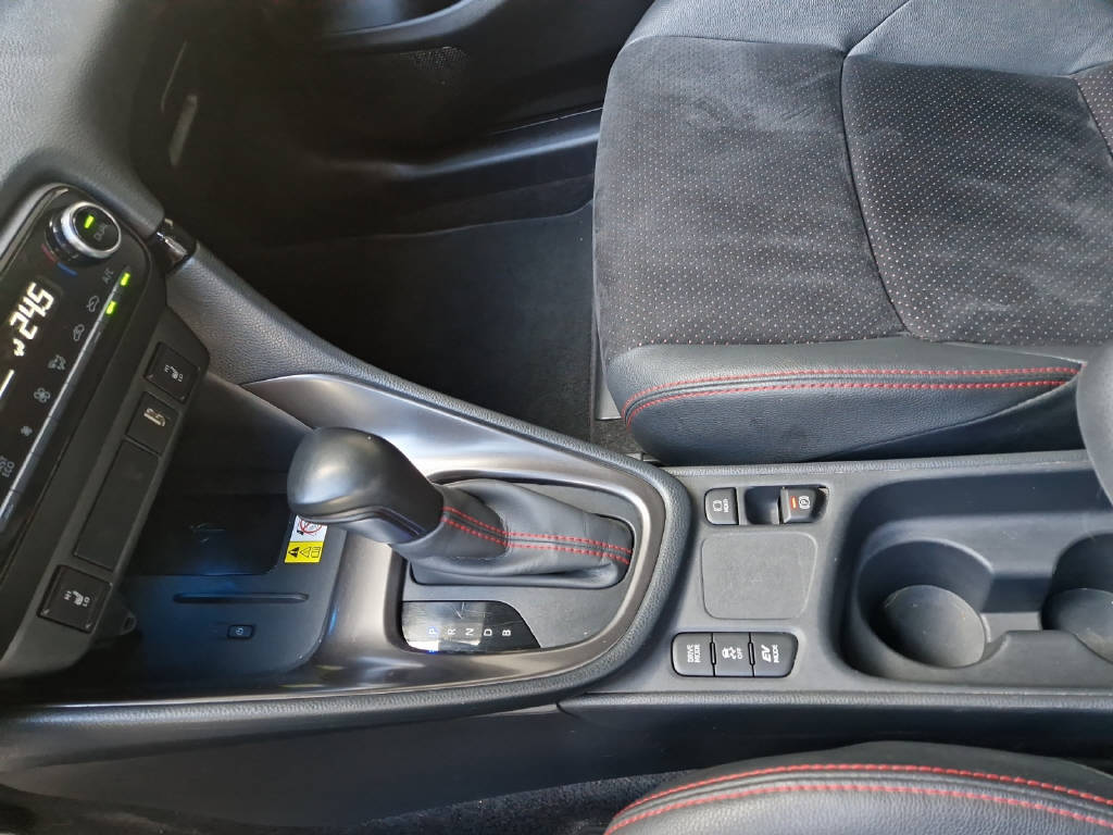 TOYOTA Yaris 1.5 VVT-i HSD GR Sport-image-14