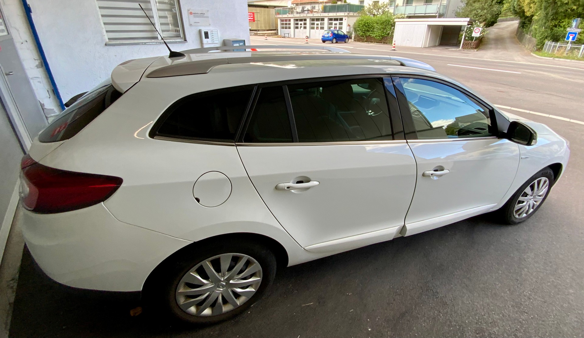 RENAULT Mégane Grandtour 1.2 16V Turbo Bose-image-4