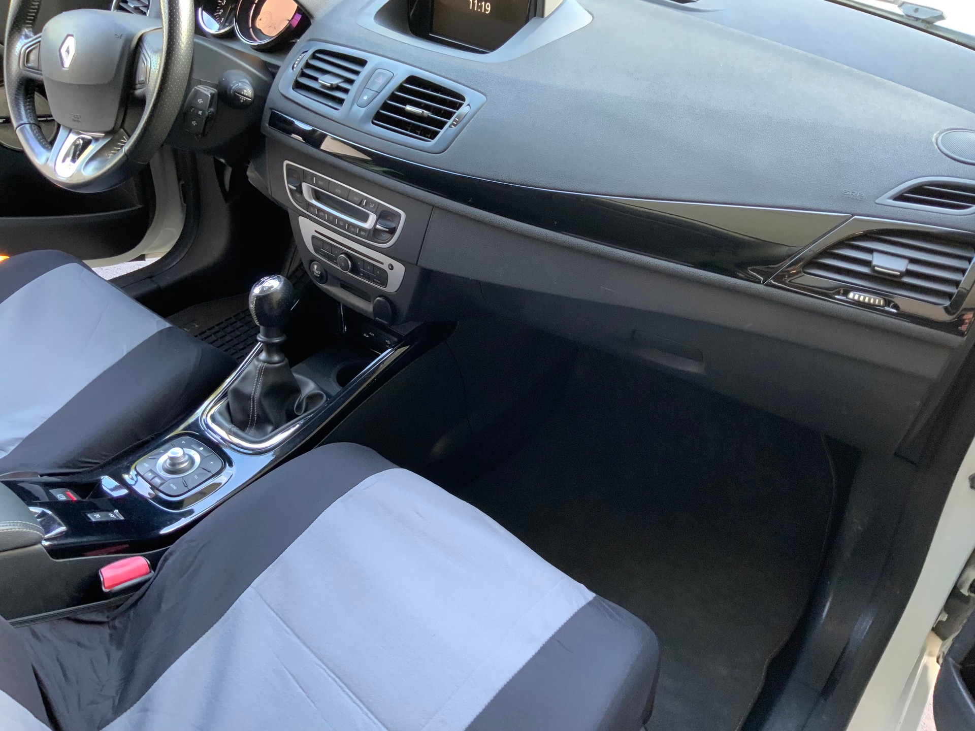 RENAULT Mégane Grandtour 1.2 16V Turbo Bose-image-9
